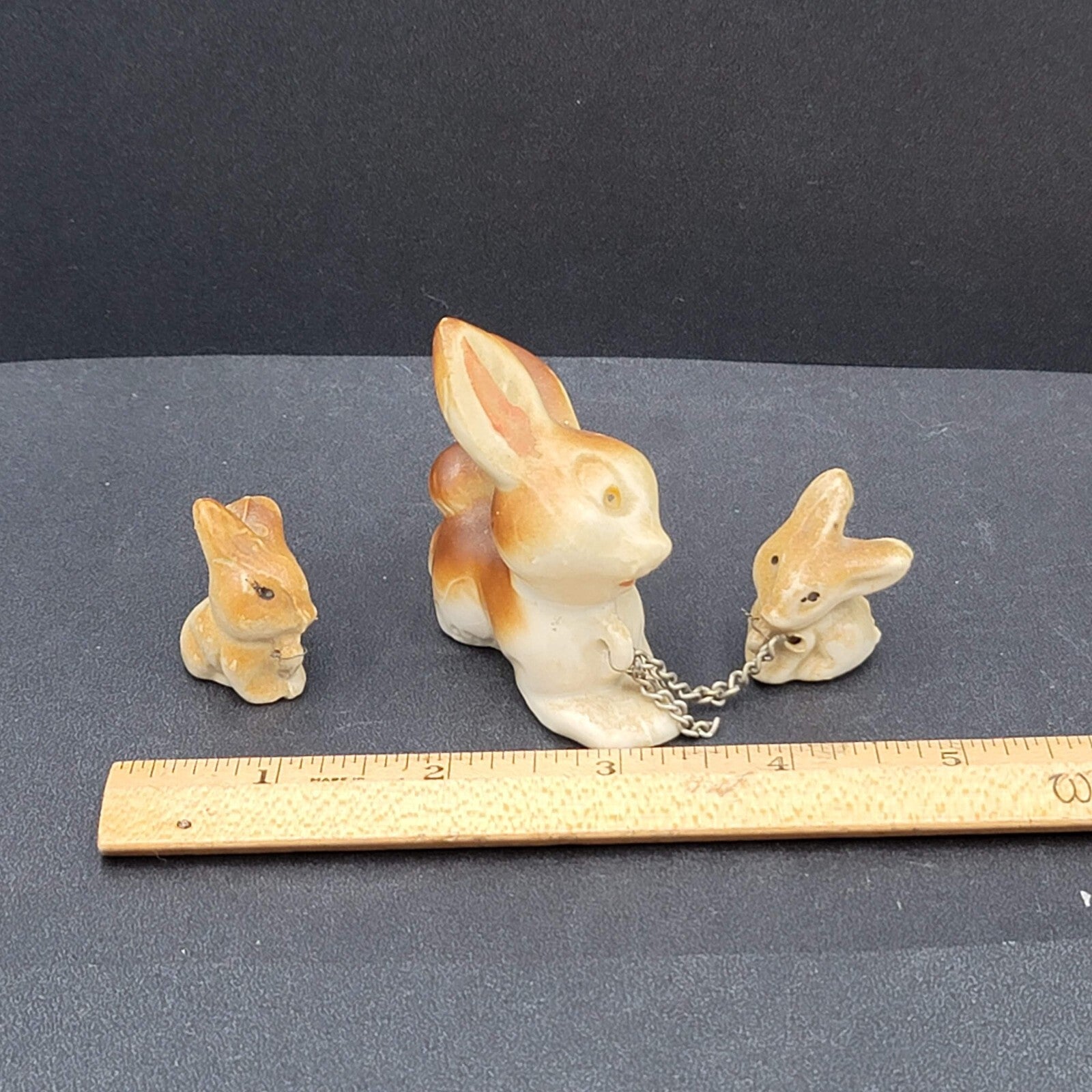 Vintage Figurines Rabbit Bunny Babies Chains Needs Restoration & Cleaning 2.25"
