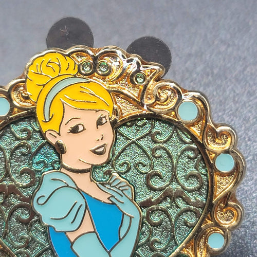 Disney Trading Pins 2013 Princess Cinderella Gold tone Heart Frame