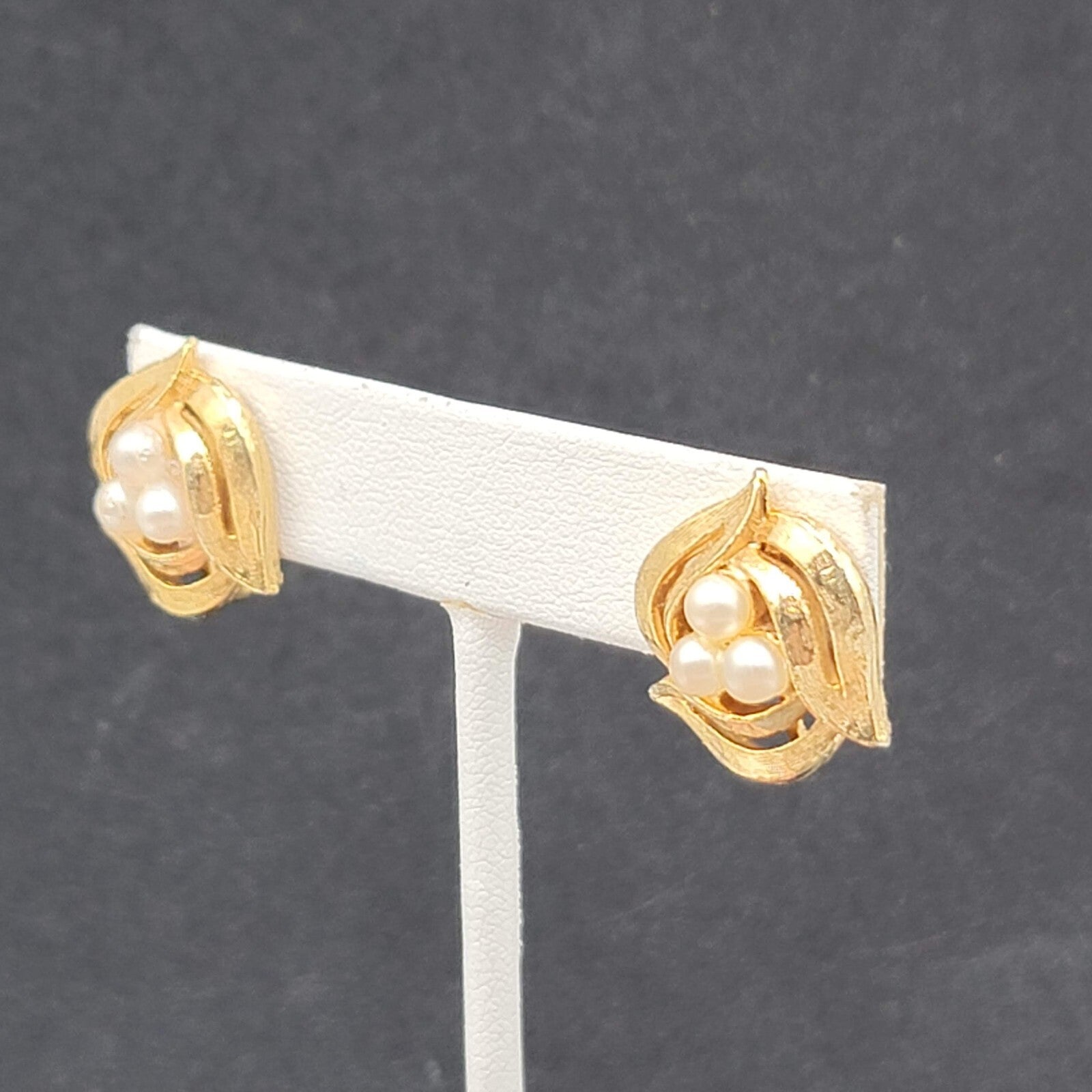 Vintage Clip on Earrings Textured Gold tone Faux Pearl Studs 3/4"