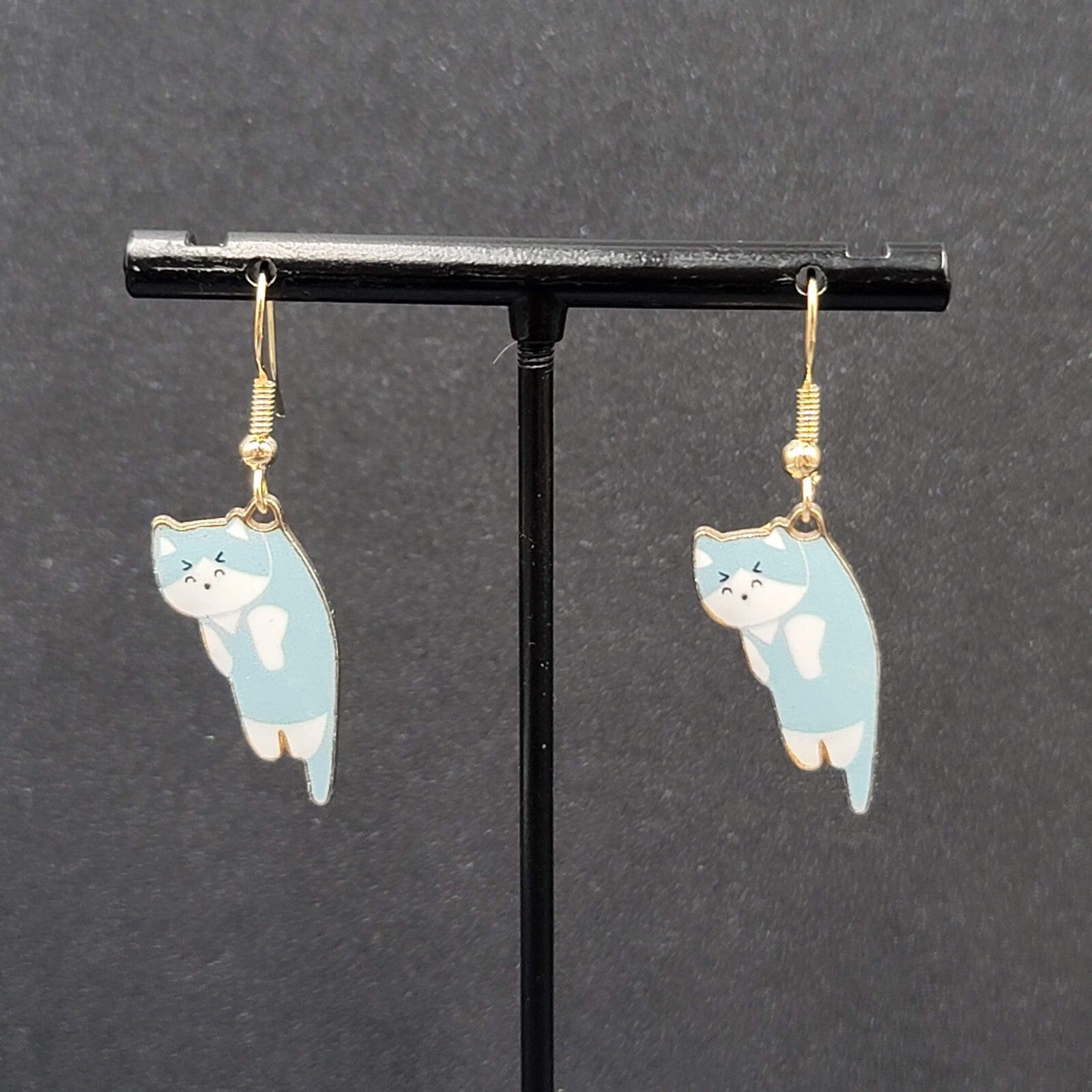 Pierced Earrings Kitten Cat Blue White Gold tone Dangle 1" 