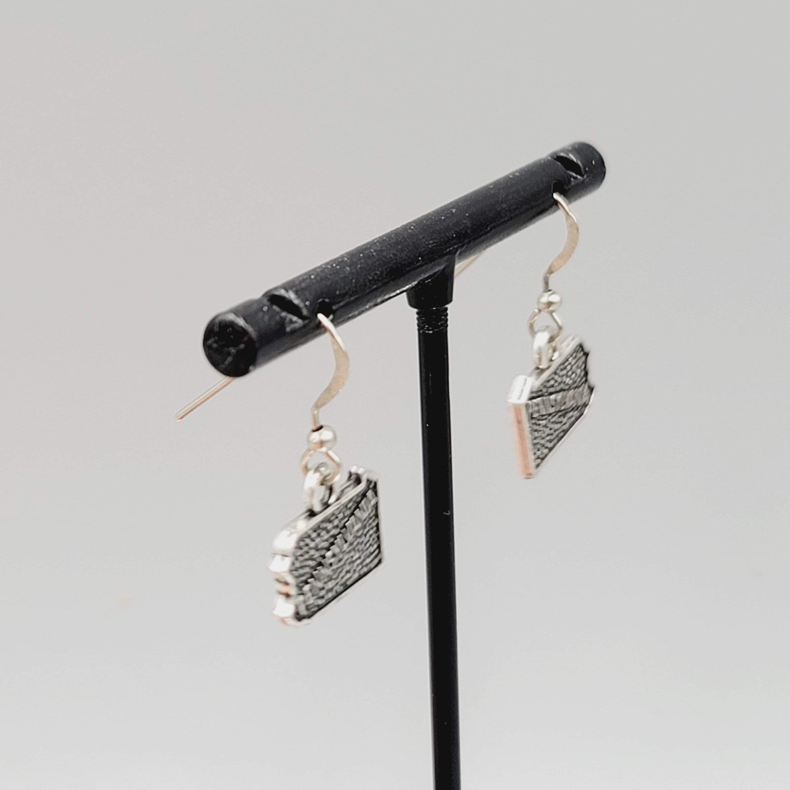 State of Pennsylvania Pierced Earrings Silver tone Dangle 3/8"