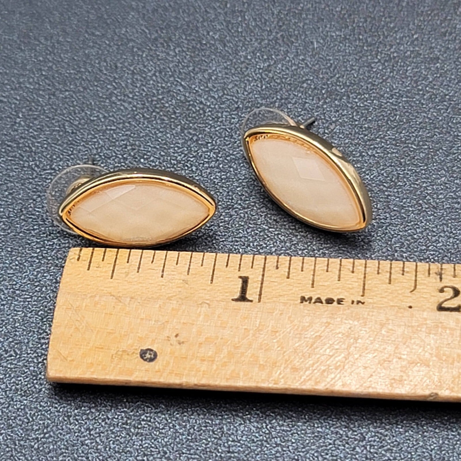 Vintage Pierced Earrings Gold tone Faceted Glitter Acrylic 3/4"