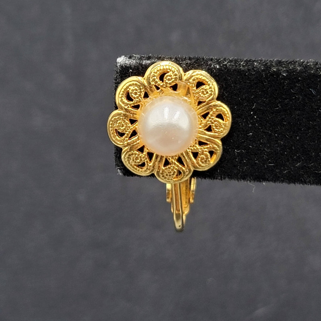 Vintage Clip on Earrings Gold tone Faux Pearl Filigree Flower Studs 1/2"