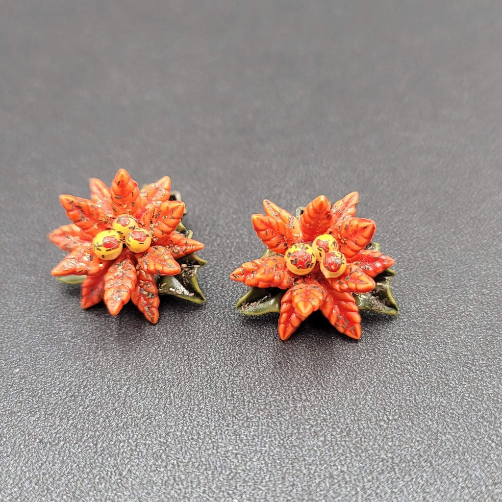 Vintage Clip on Earrings Brooch Set Christmas Poinsettia Plastic Costume Jewelry