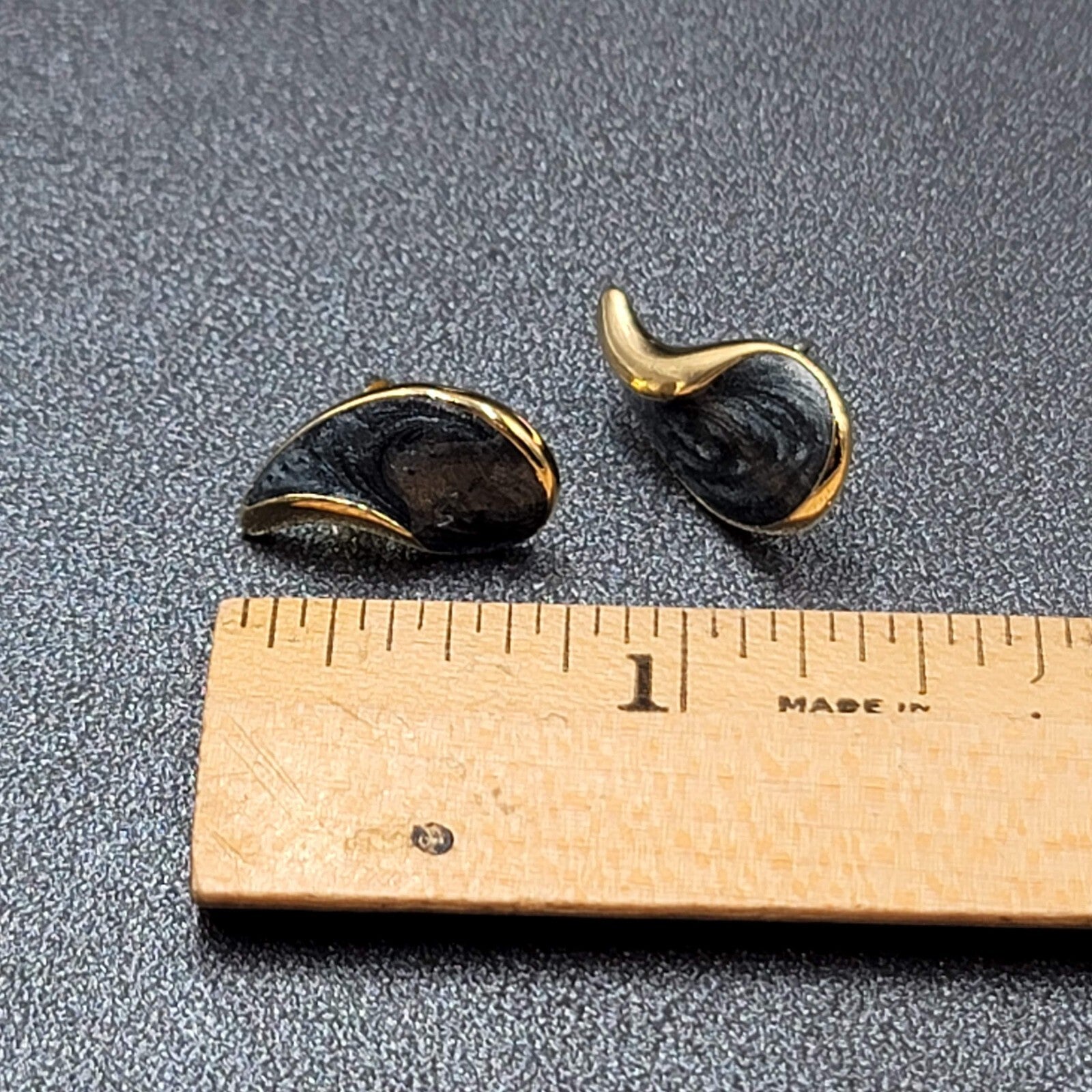 Vintage Pierced Earrings Gold tone Blue Enamel Teardrop Studs 3/4"