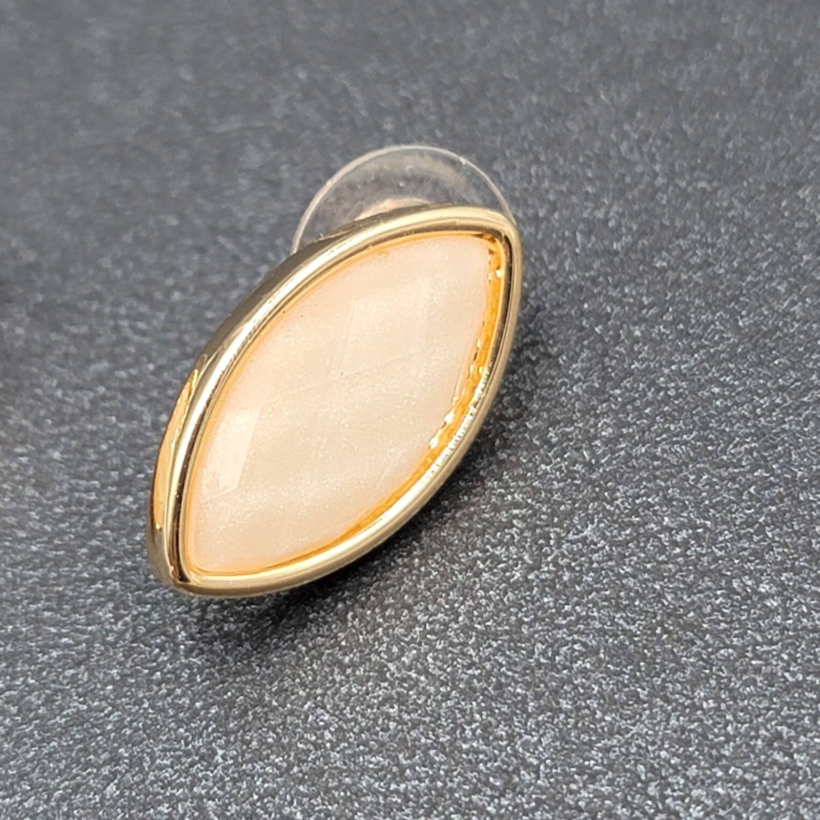Vintage Pierced Earrings Gold tone Faceted Glitter Acrylic 3/4"