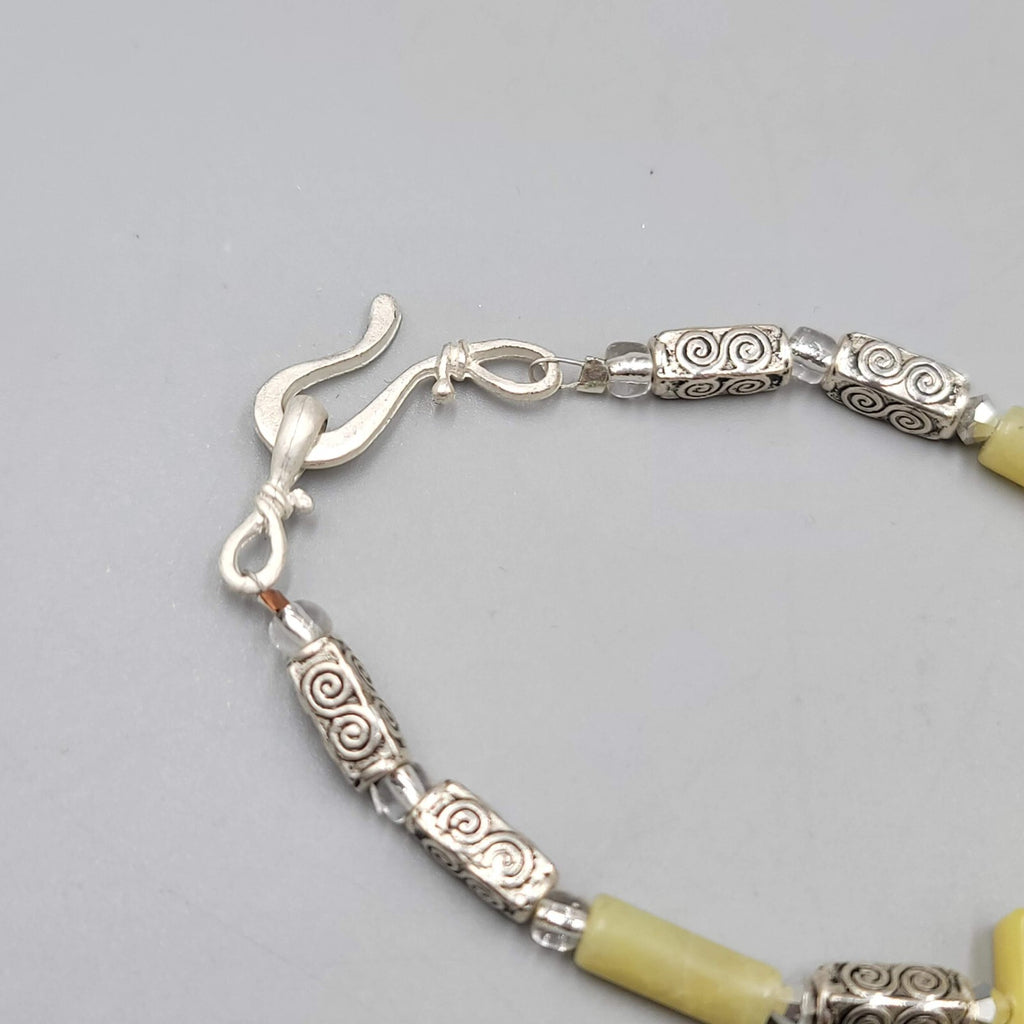 Artisan Light Green Stone Bead Boho Necklace Silver tone 18"