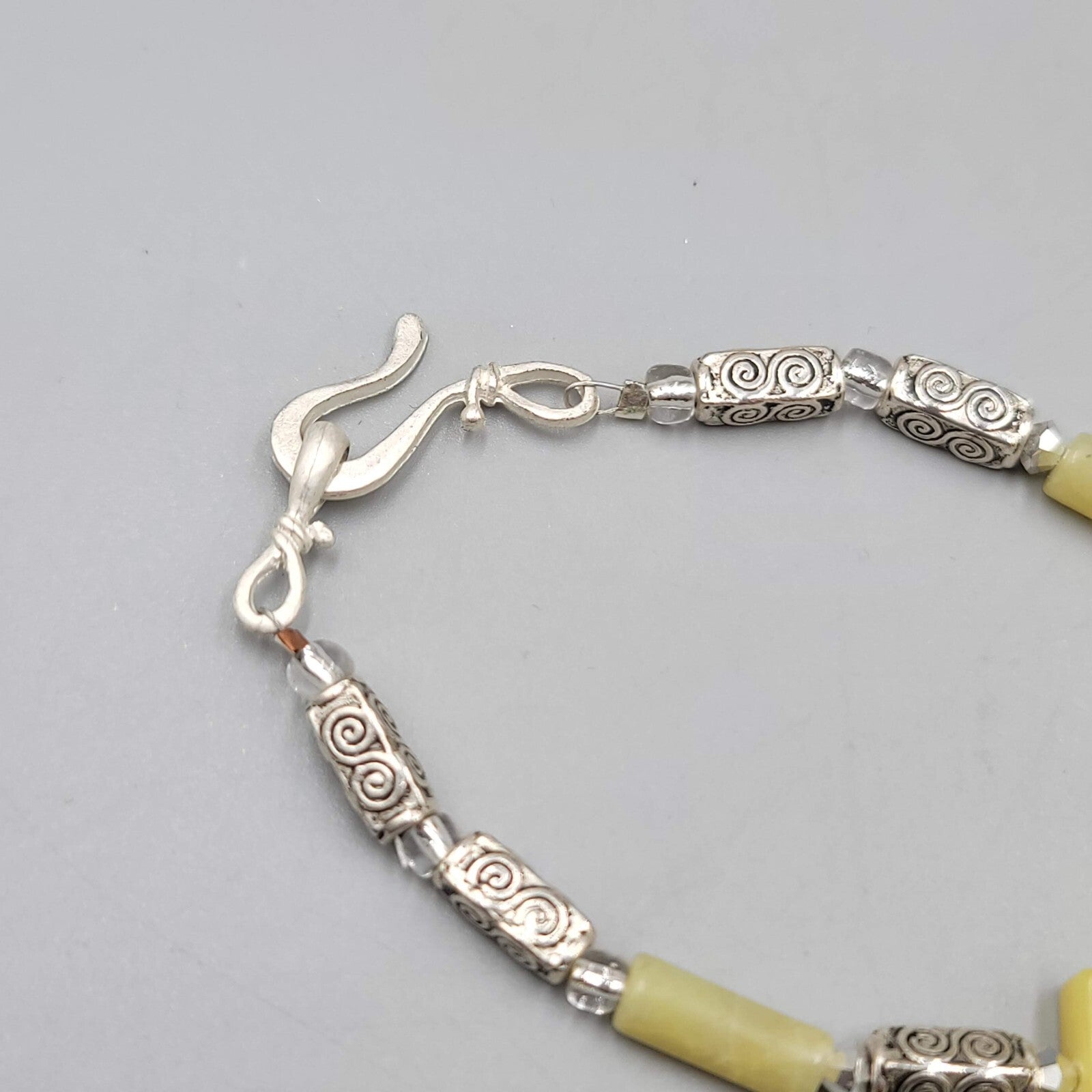Artisan Light Green Stone Bead Boho Necklace Silver tone 18"