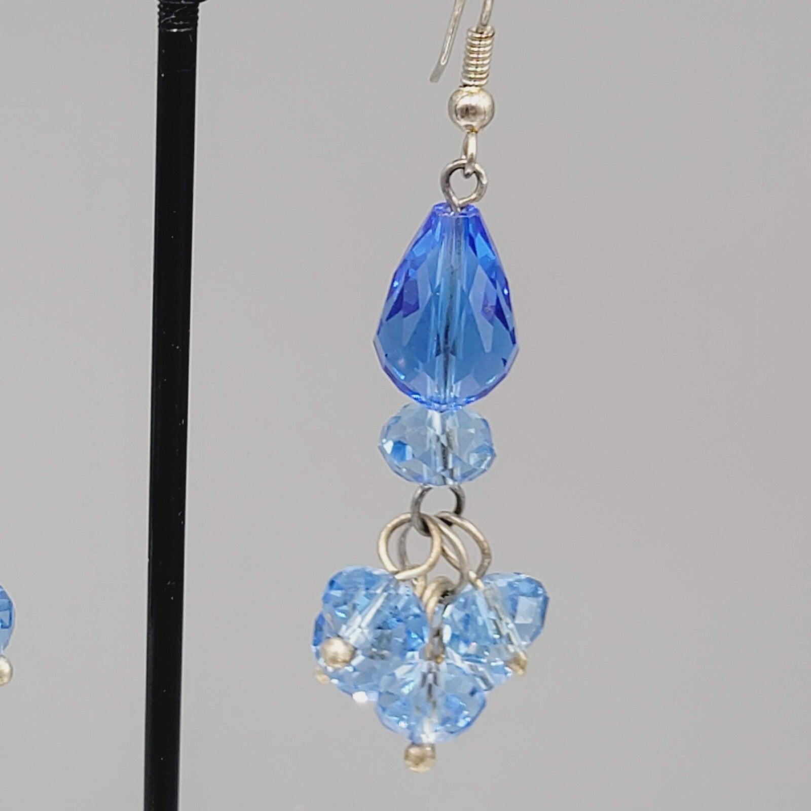 Blue Faceted Glass Bead Pierced Earrings Cluster Dangle Silver tone 1.5"
