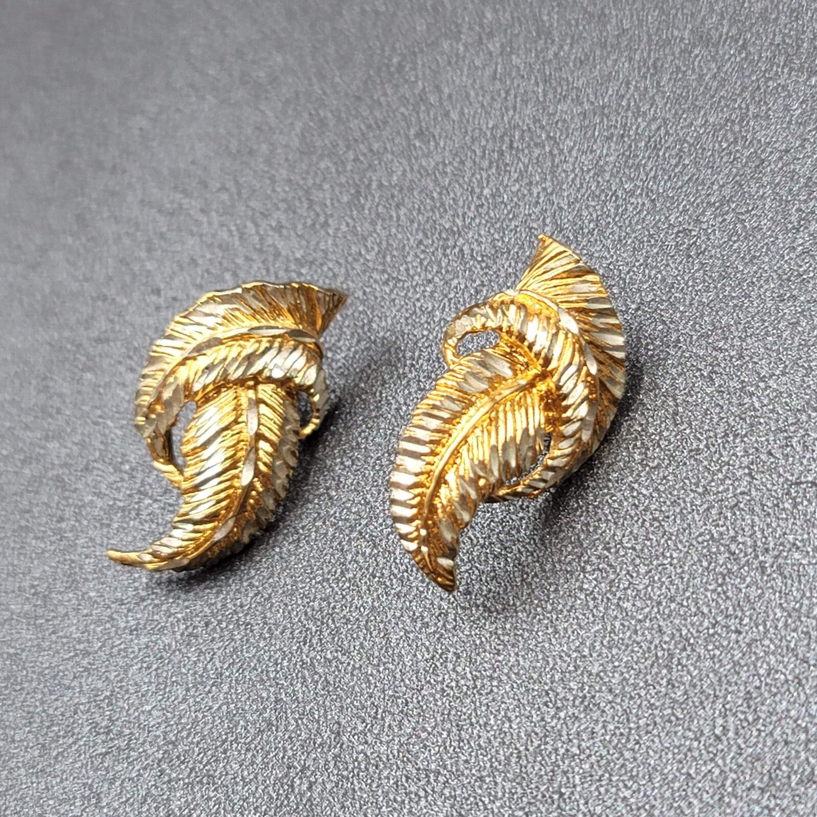 Sterling Silver Pierced Earrings 925 Gold Vermeil 2 Toned Drop Feather  1.25"