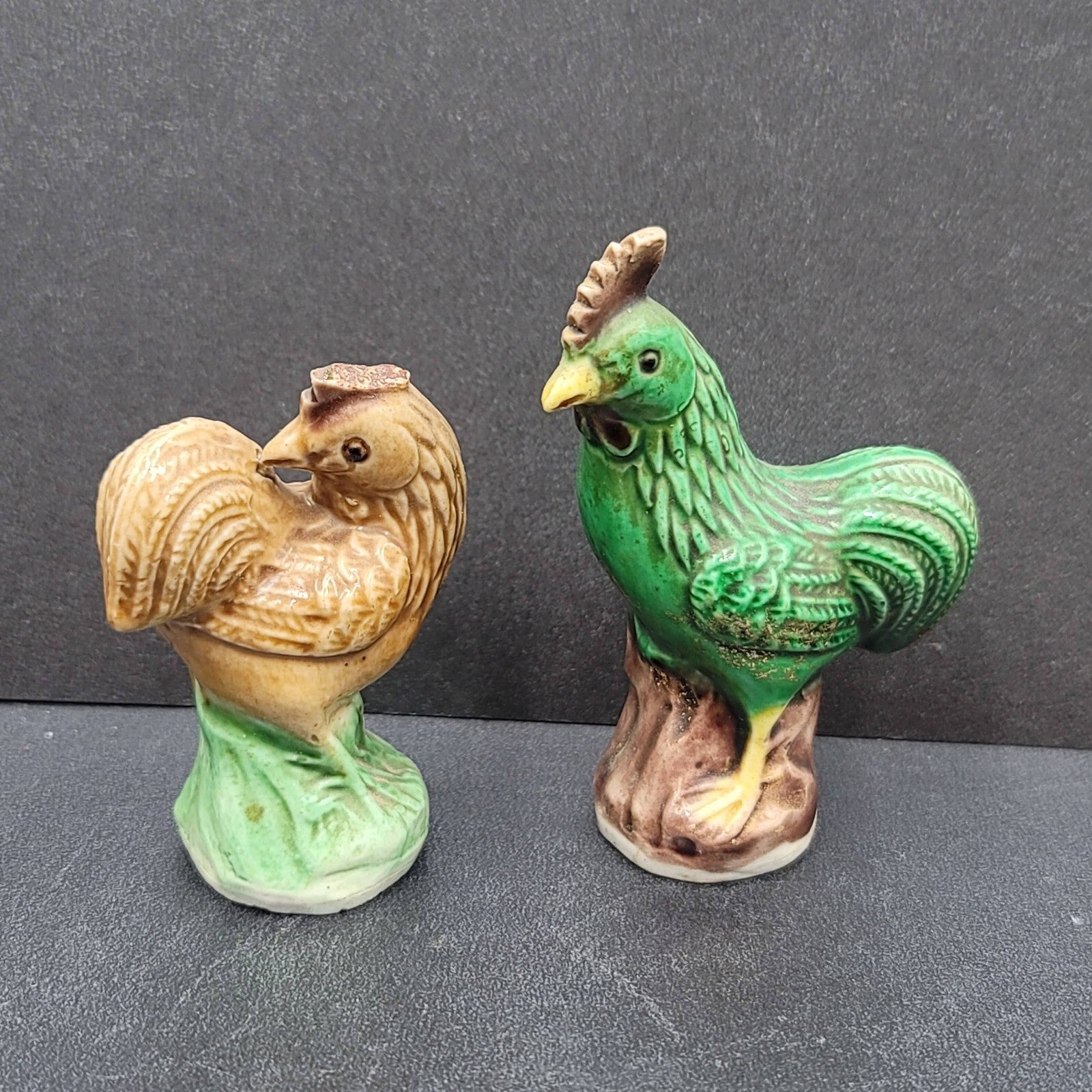 Vintage Set of 2 Miniature Rooster Hen Ceramic Miniature Figurines 3"