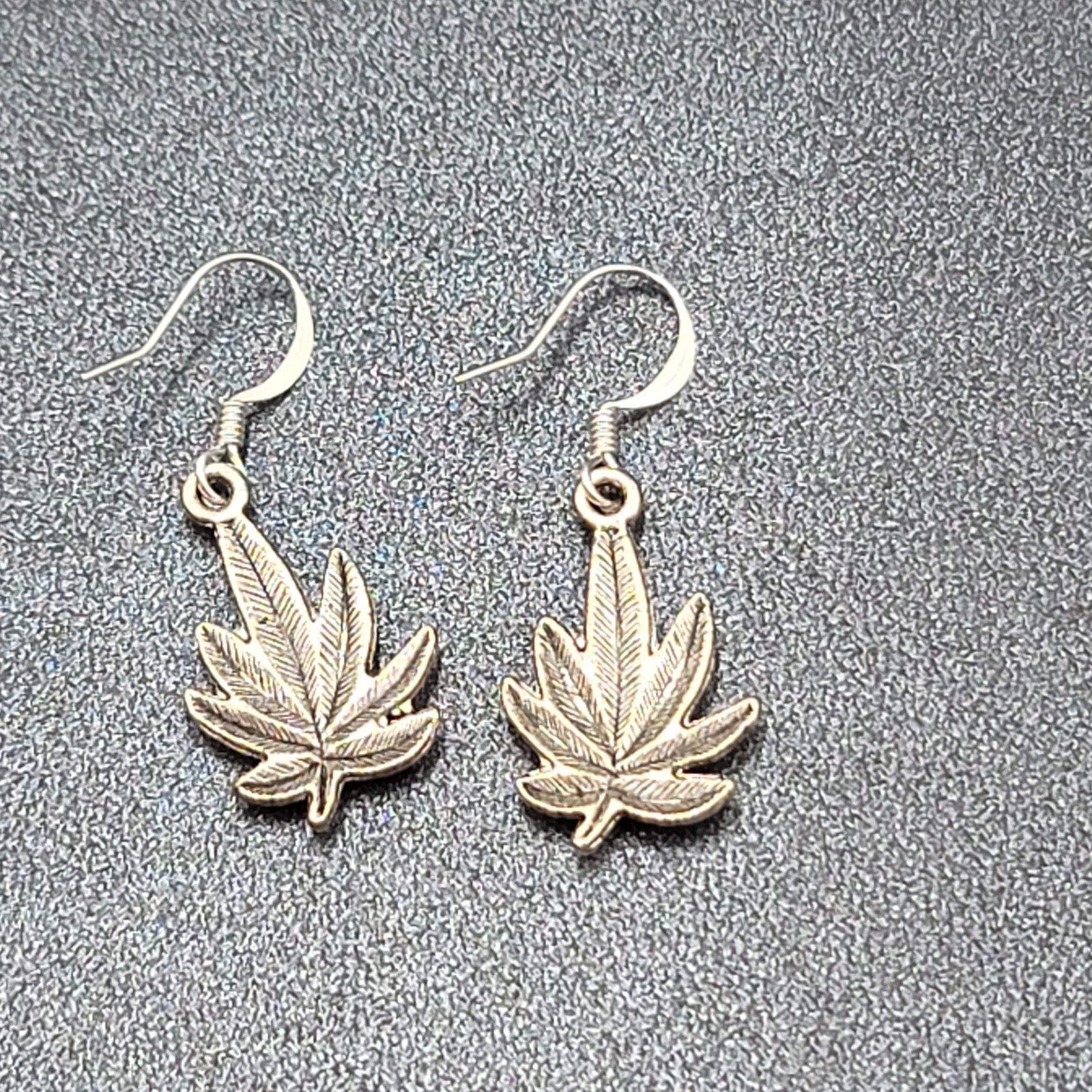 Pierced Earrings Silver tone Marijuana Pot Leaf Dangle 7/8"
