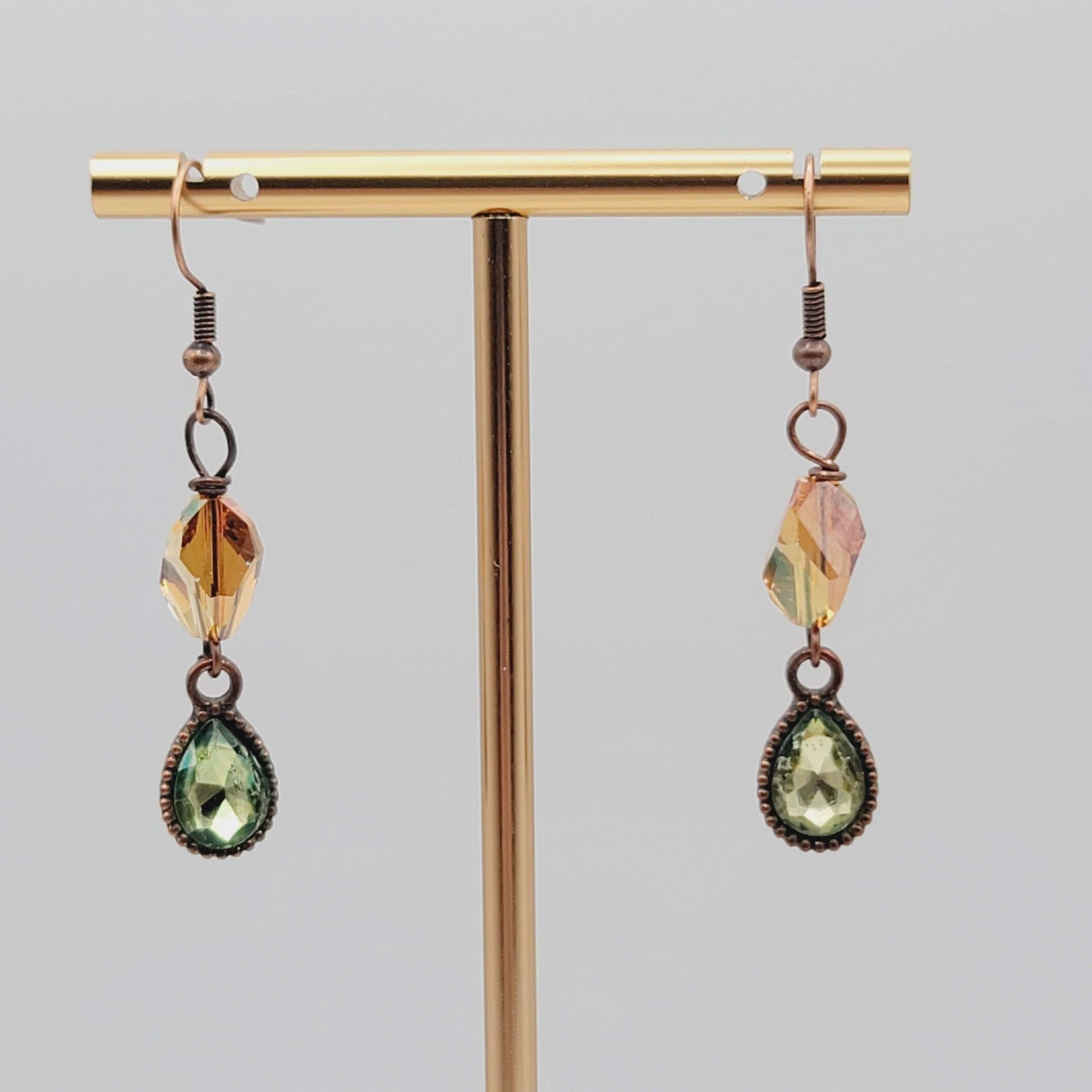 Green Teardrop Orange Crystal Bead Pierced Earrings Copper tone Dangle 1.25 in