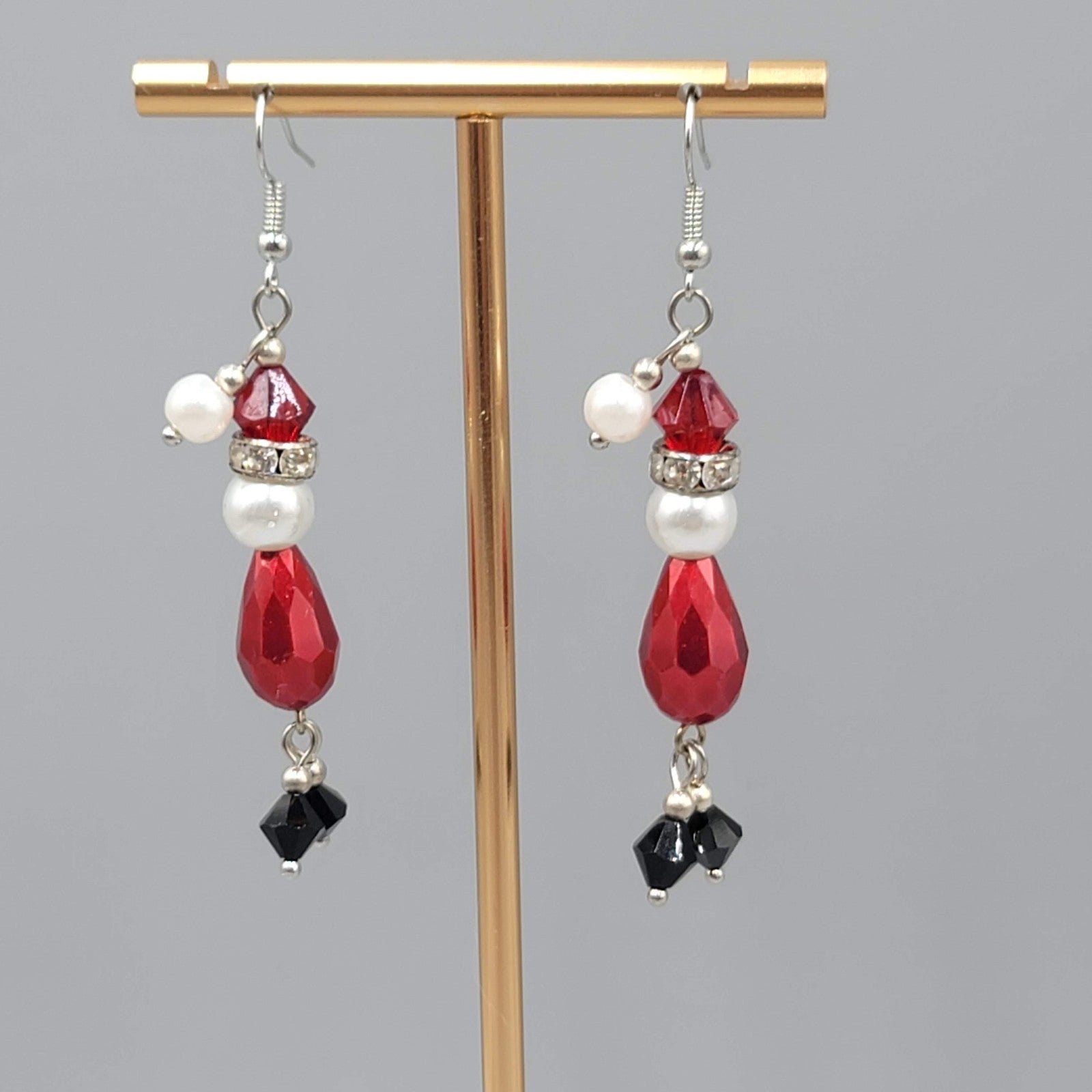 Santa Claus Beaded Pierced Earrings Silver tone Dangle Christmas  2.25 in