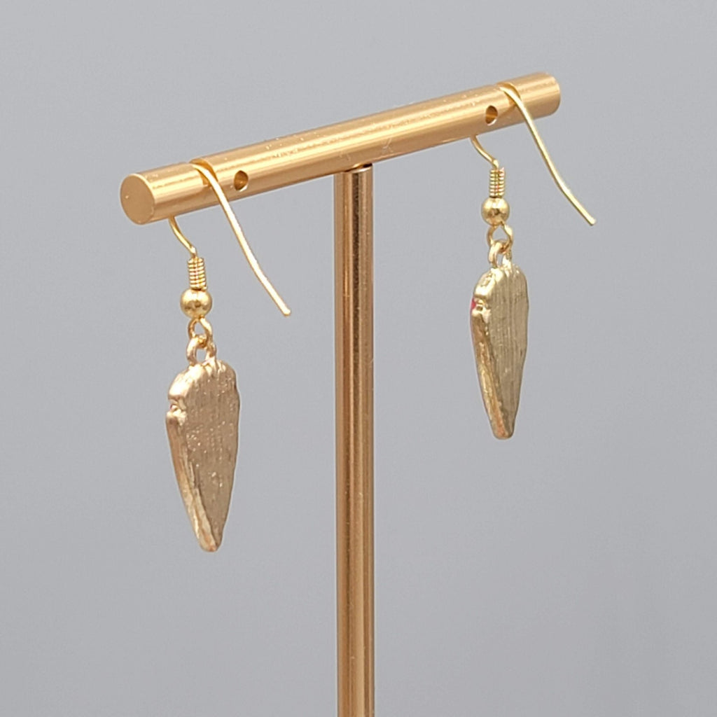 Red Arrow Head Design Pierced Earrings Gold tone Dangle 7/8 in