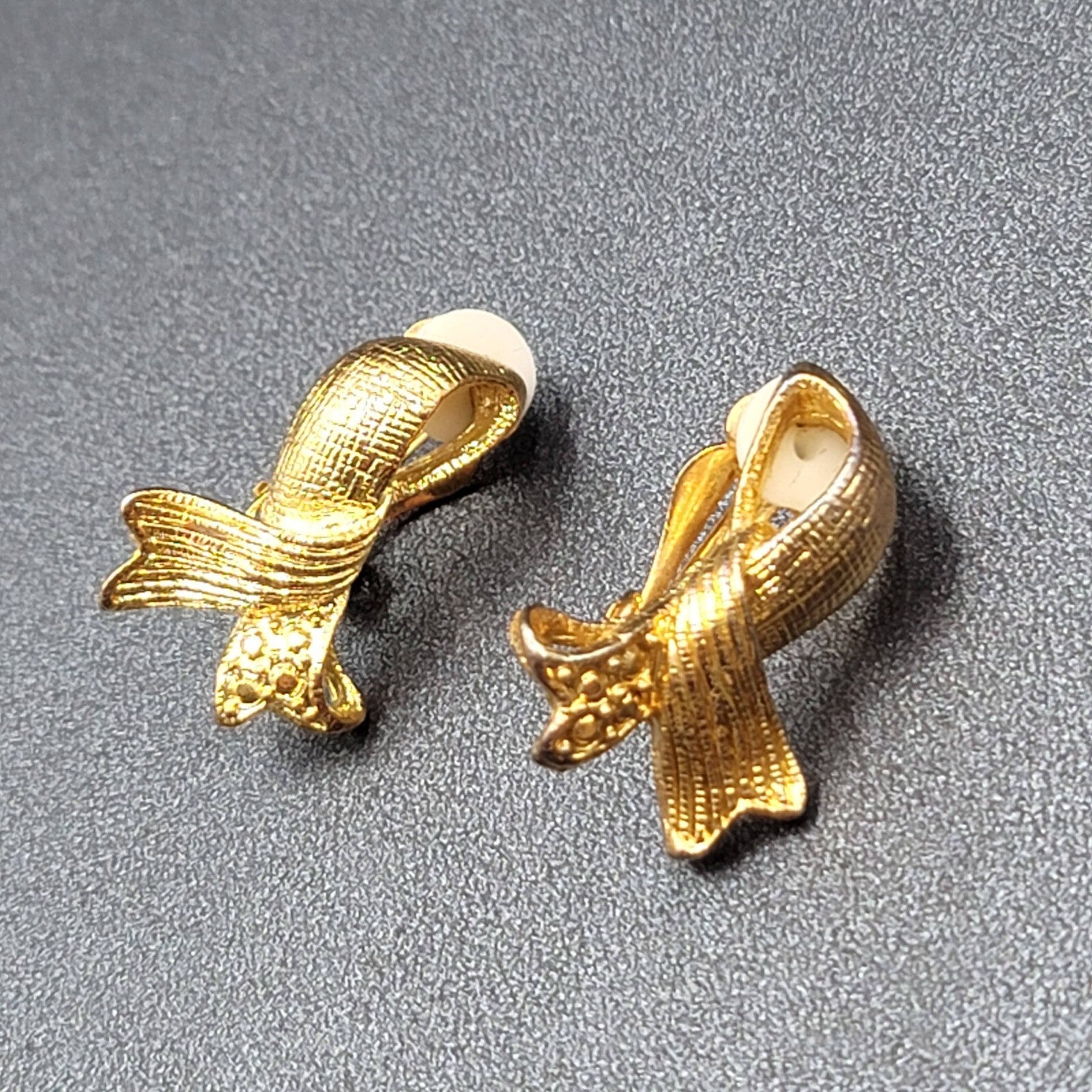 Vintage Clip on Earrings Gold Plated Textured Ribbon Style Drop 1.5"