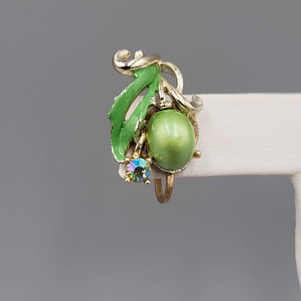 Vintage Faux Green Pearl Rhinestone Clip on Earrings Gold tone Screw Back 7/8"