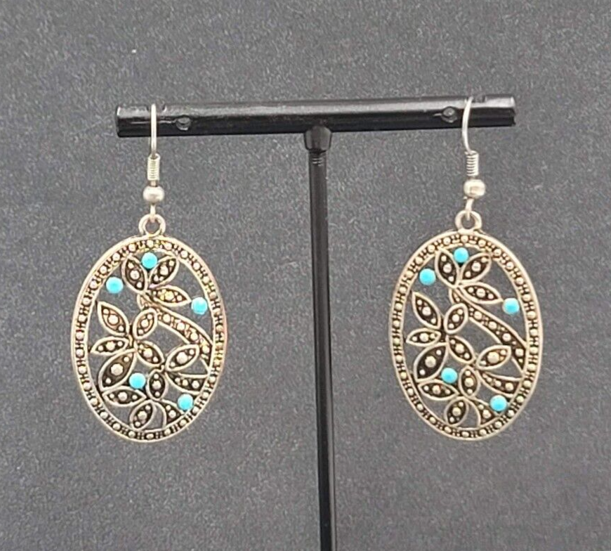 Pierced Earrings  Flowers Oval Statement Blue Accent Dangle 1.5"