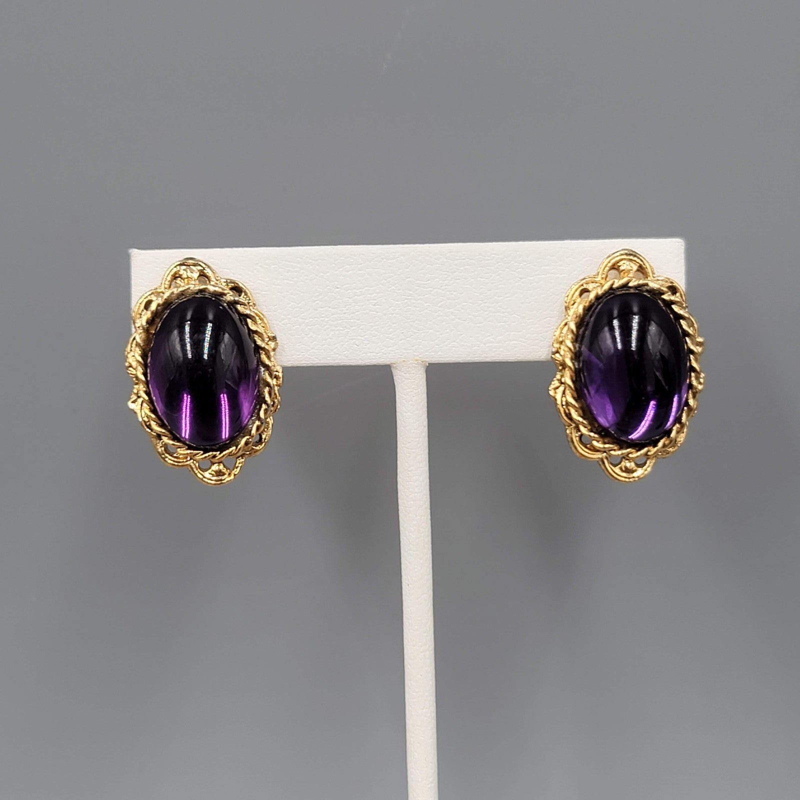 Vintage Purple Cabochon Pierced Earrings Gold tone Drop 1 1/8 in