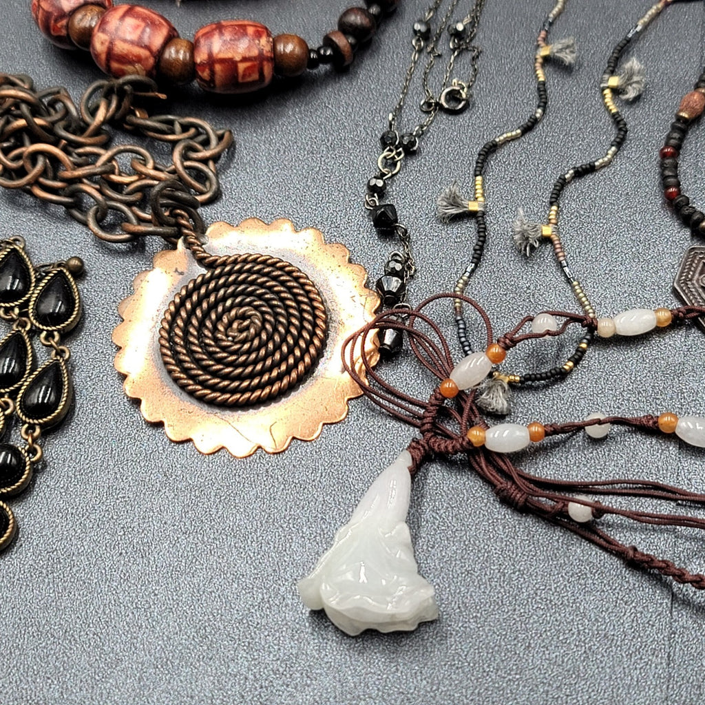 Colorful Jewelry Lot Necklaces Bracelets Pendant 48 pcs