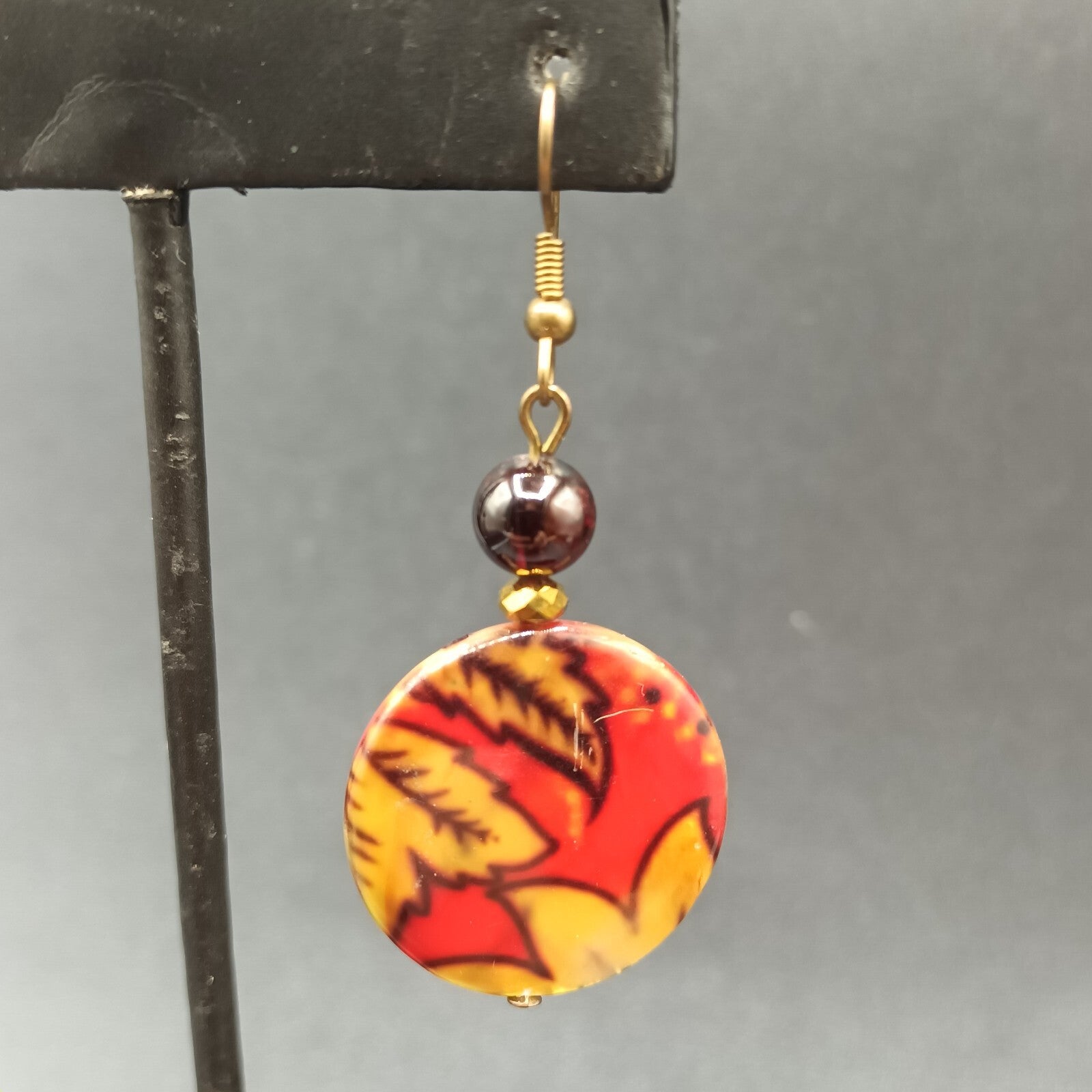 Pierced Earrings Gold tone Multicolor Acrylic Round Leaf Bead Dangle 1 1/2"