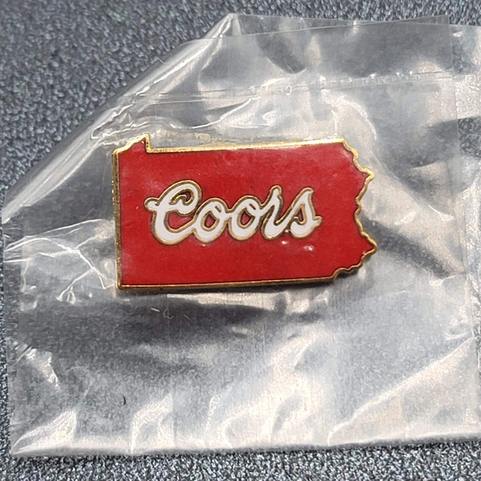 Pennsylvania Vintage State Coors Beer Souvenir Lapel Pin Red Enamel NOS