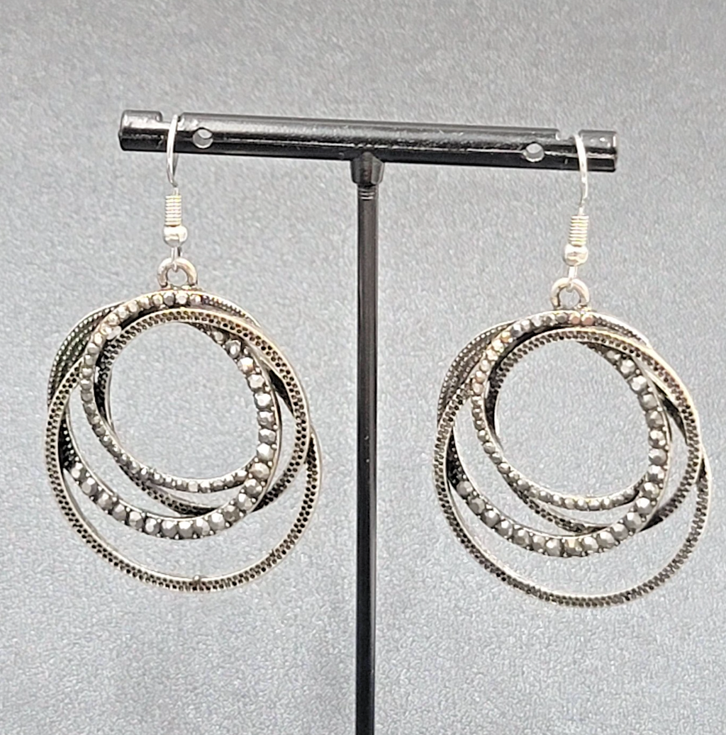 Pierced Earrings Black Metal Circle Hoops Dangle 1.75"