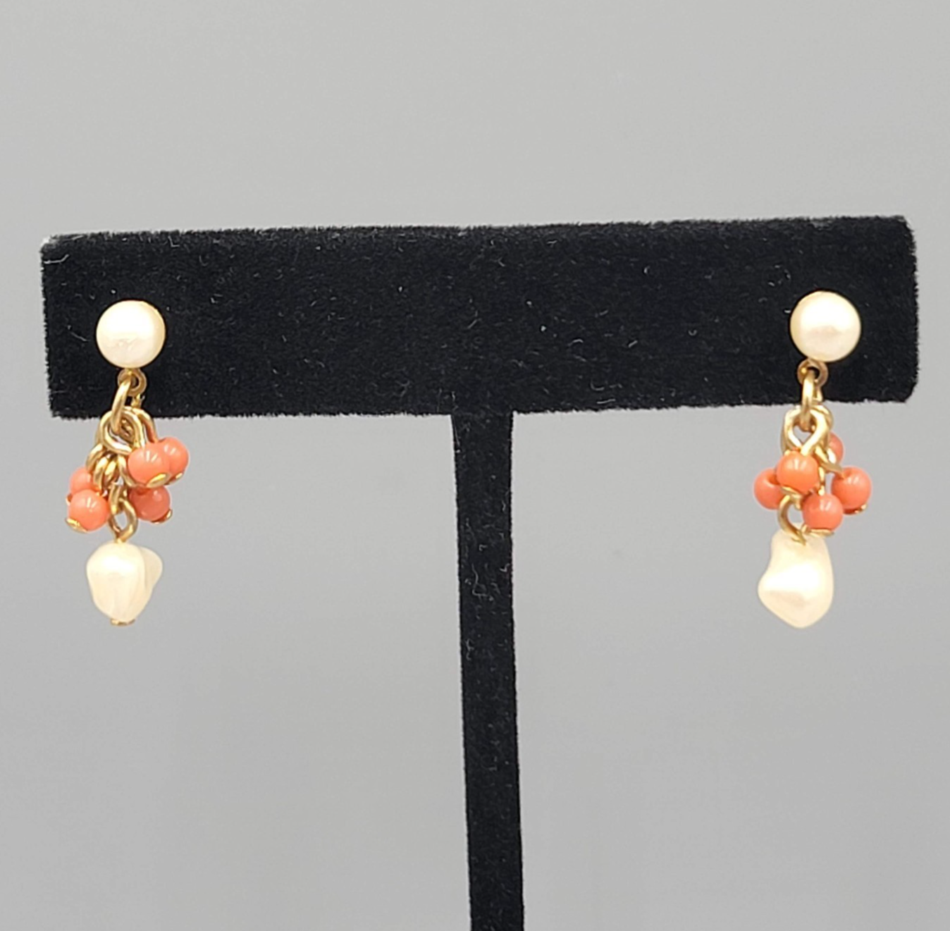 New York Co Faux Pearl Faux Coral Pierced Earrings Gold tone Dangle 1"