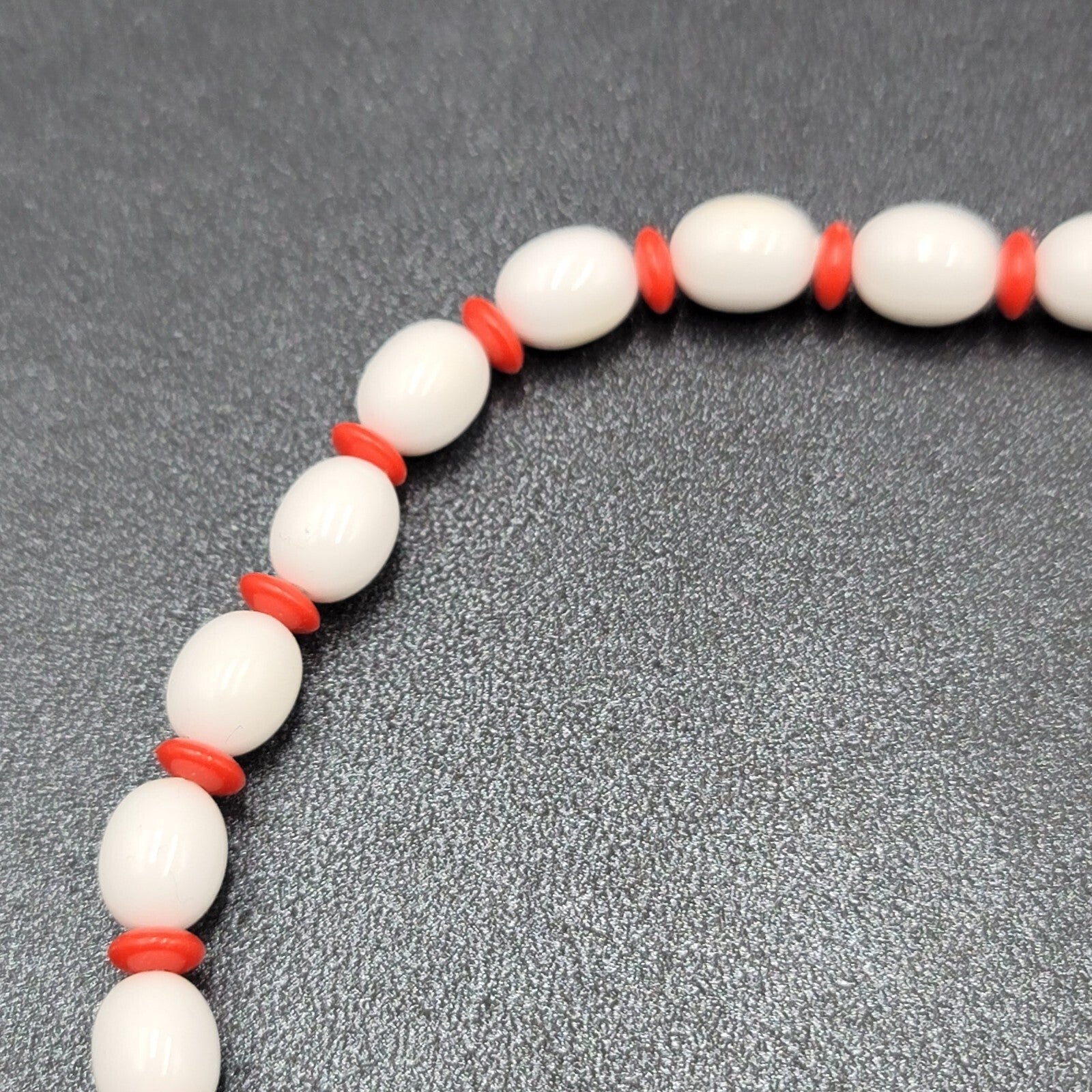 Vintage Necklace White and Red Graduated Bead Estate Costume Jewelry 24"