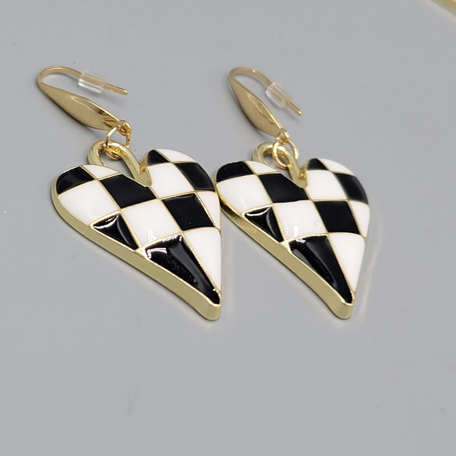 Black White Enamel Checkered Heart Pierced Earrings Gold tone  Dangle Large 1.5"