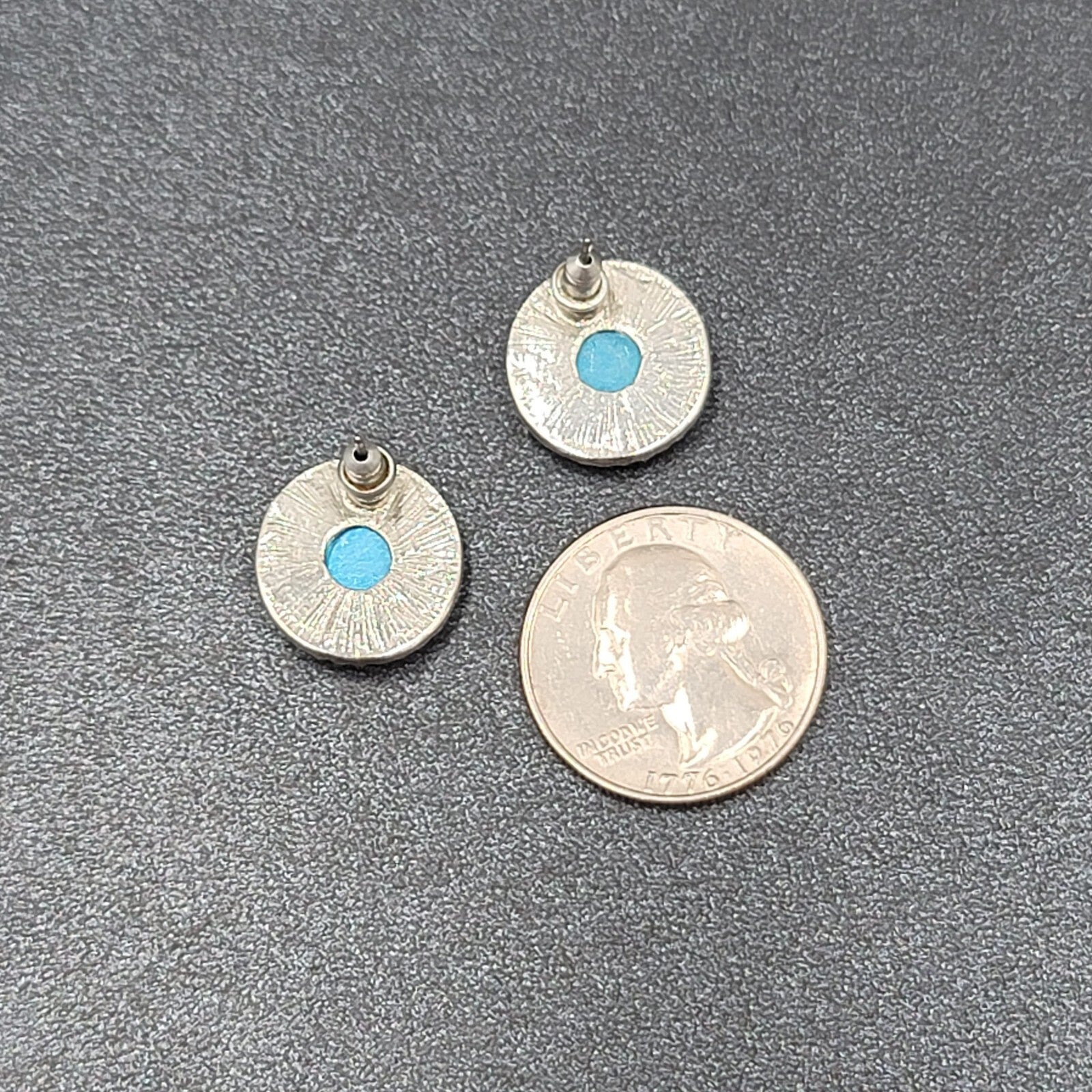 Pierced Earrings Silver tone Faceted Blue Round Studs 5/8"