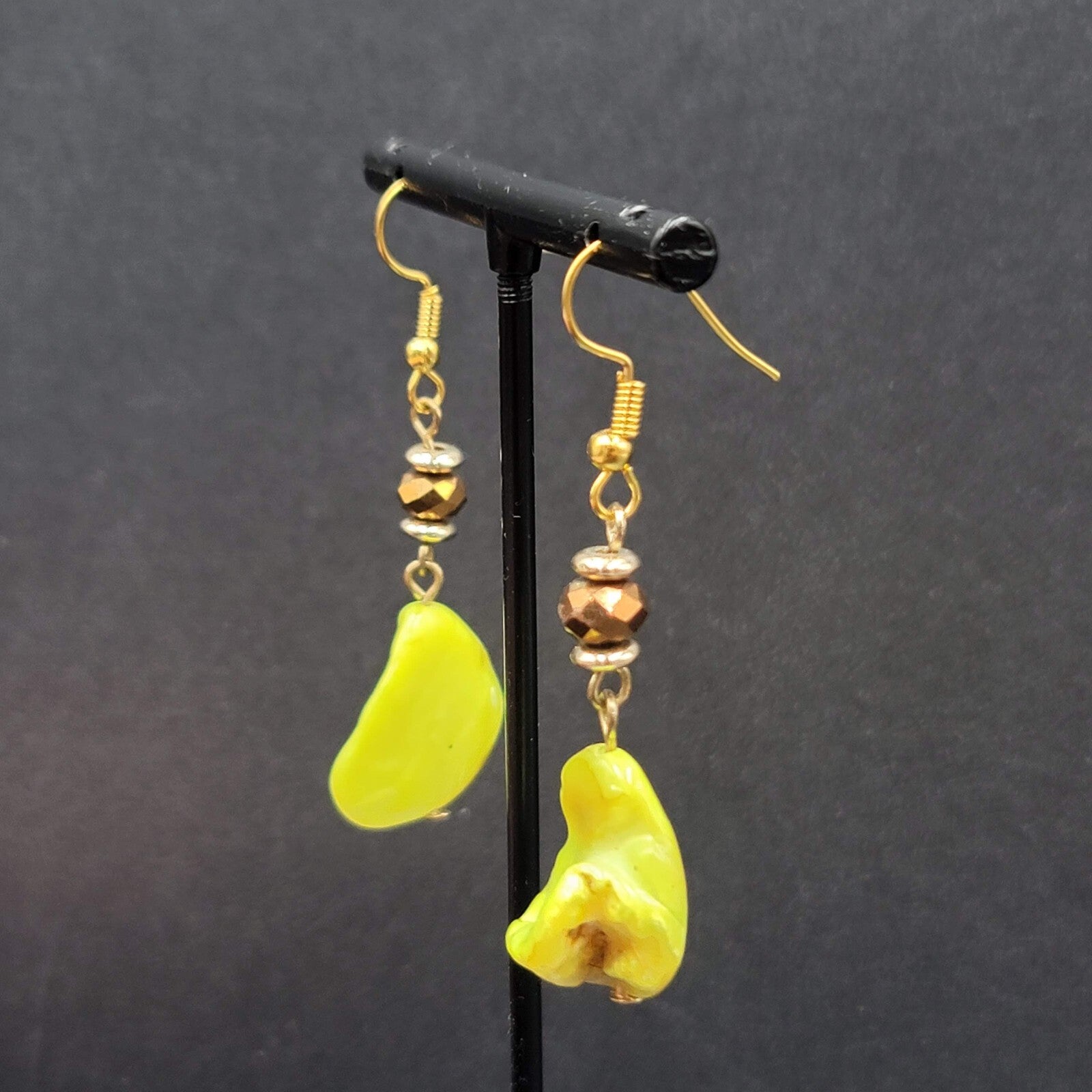 Pierced Earrings Gold tone Neon Yellow Shell Beaded Dangle 1.5"