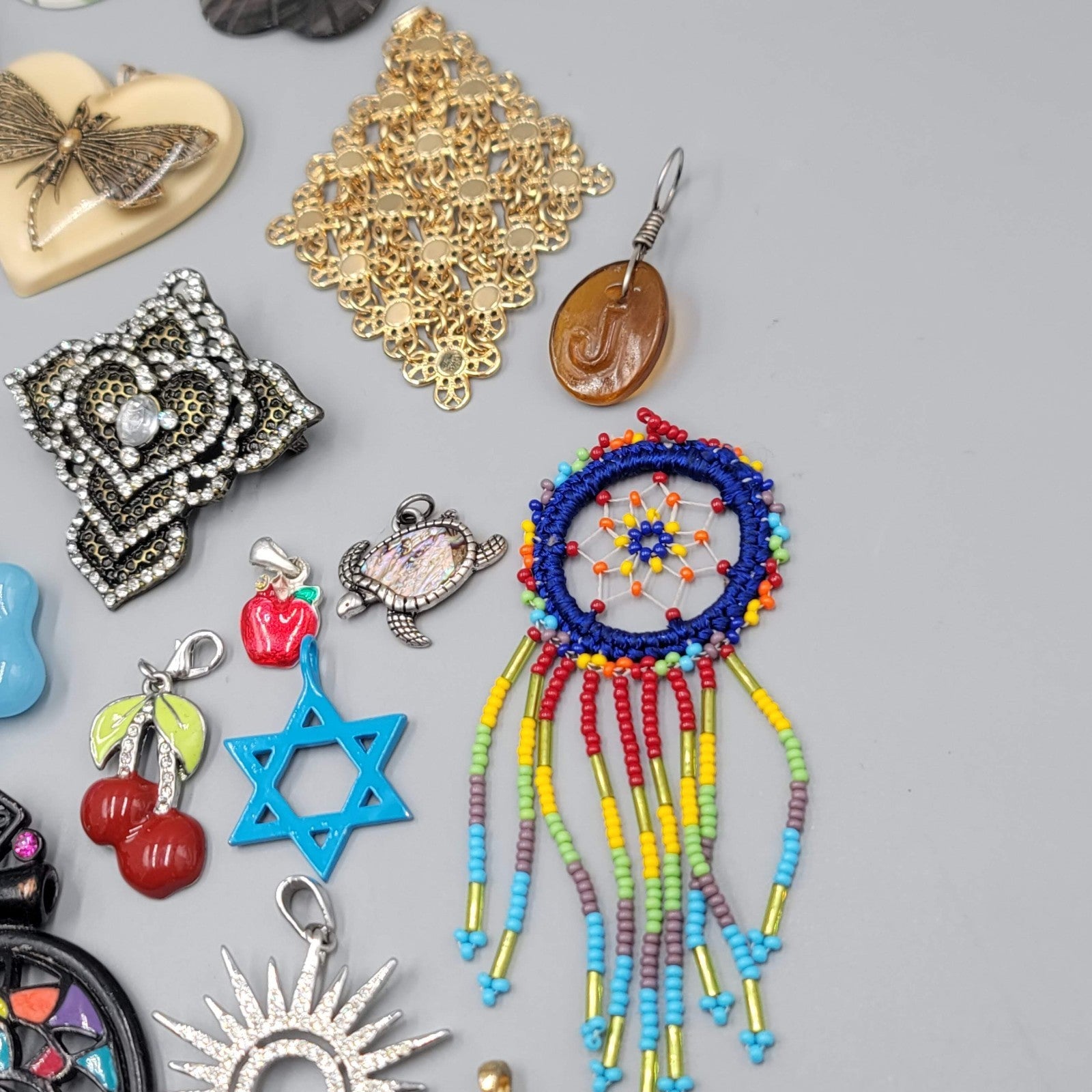 All FUN Modern Pendant Lot of 40 Animals Art Funky Statement Various Styles