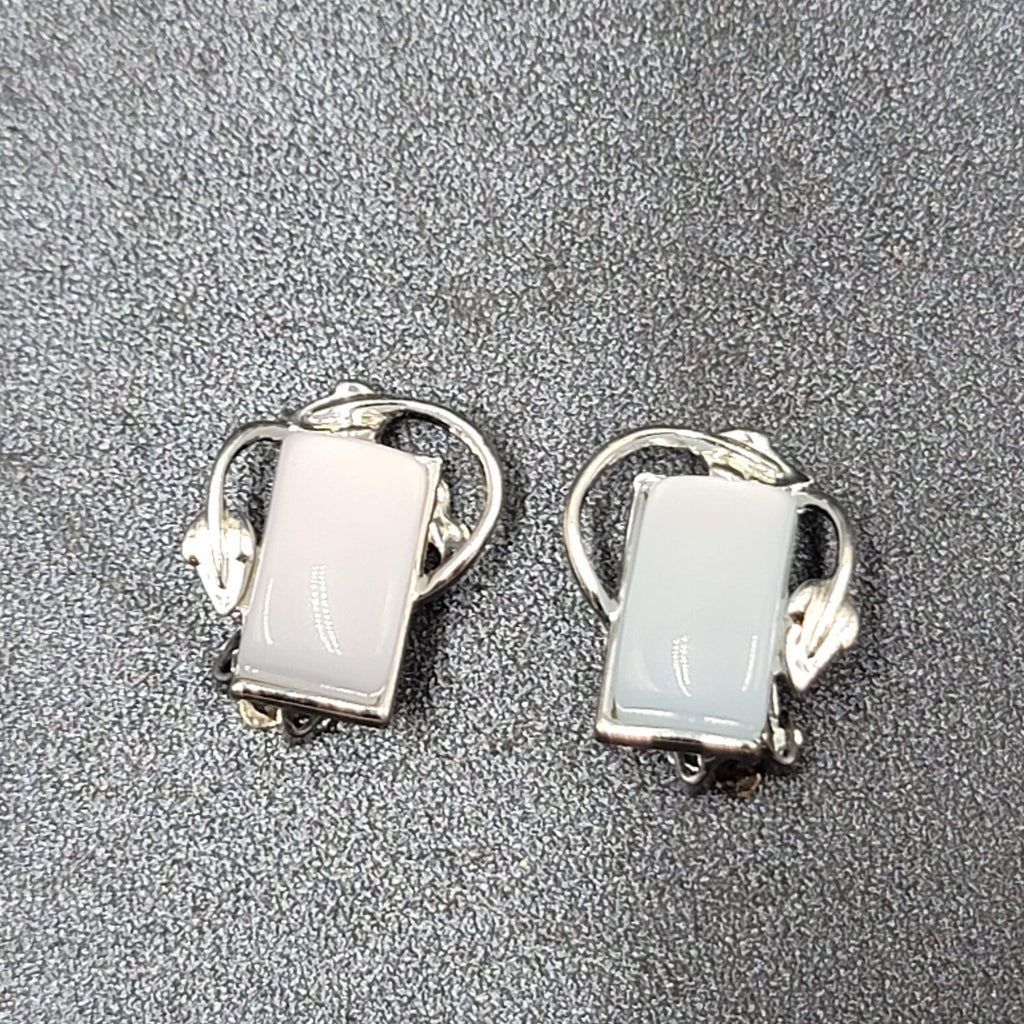 Vintage Clip on Earrings Silver tone Blue Lucite Thermoset Rectangle 7/8"