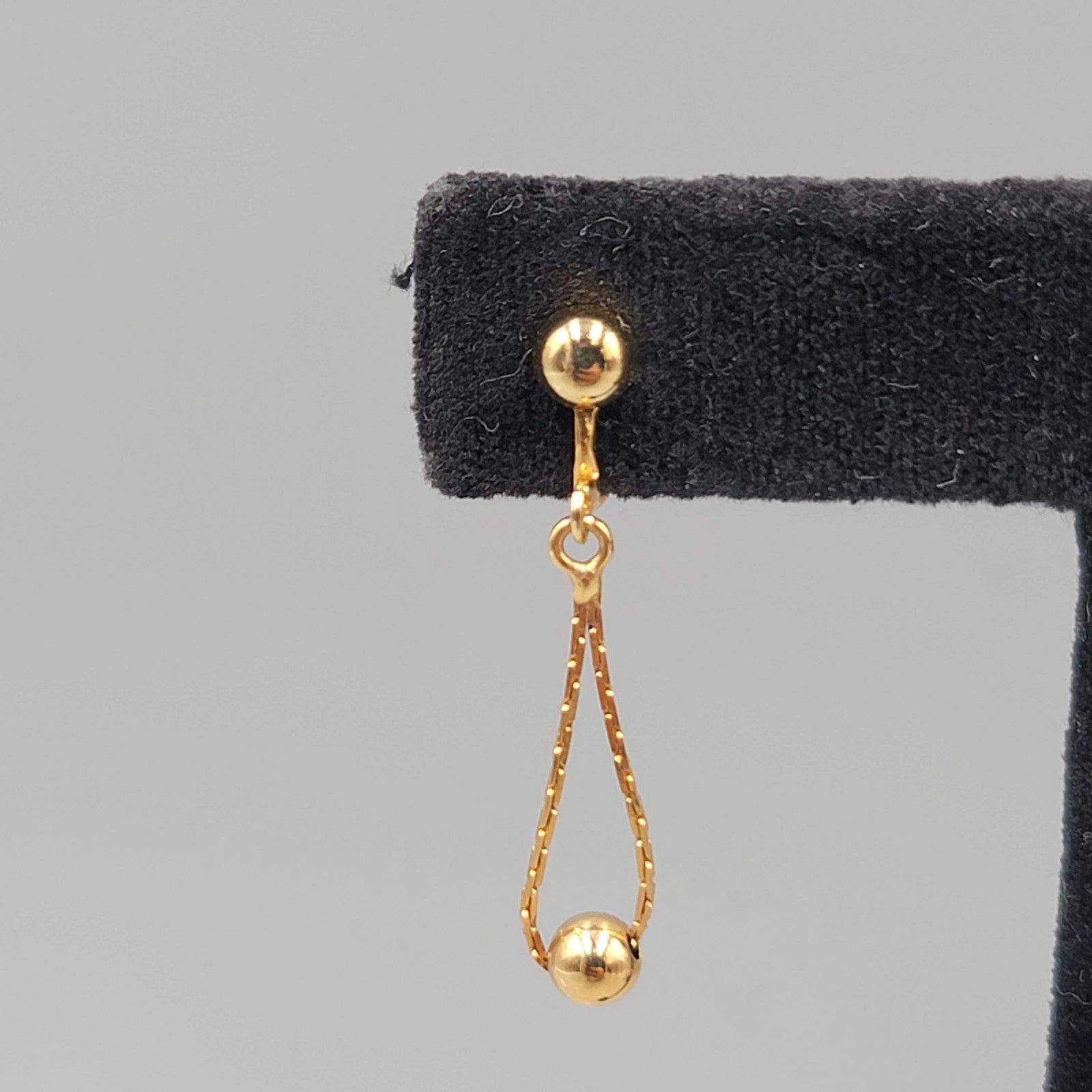 Vintage Gold tone Chain Bead Dangle Clip on Earrings 1 in
