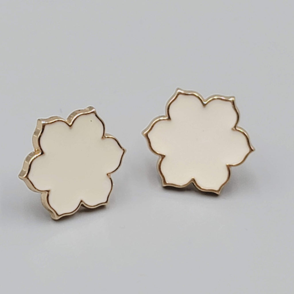 White Enamel Flower Pierced Earrings Gold tone Drop 3/4"