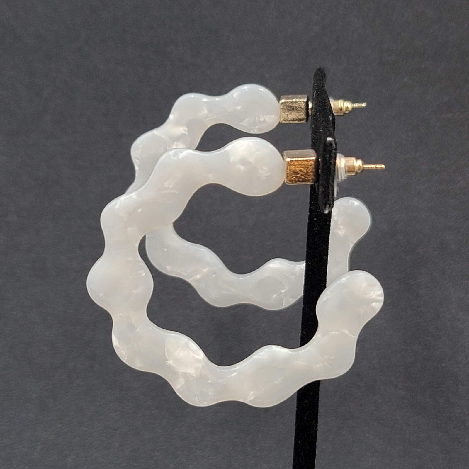 Pierced Earrings Pearloid White Resin Wavy Hoops 2"