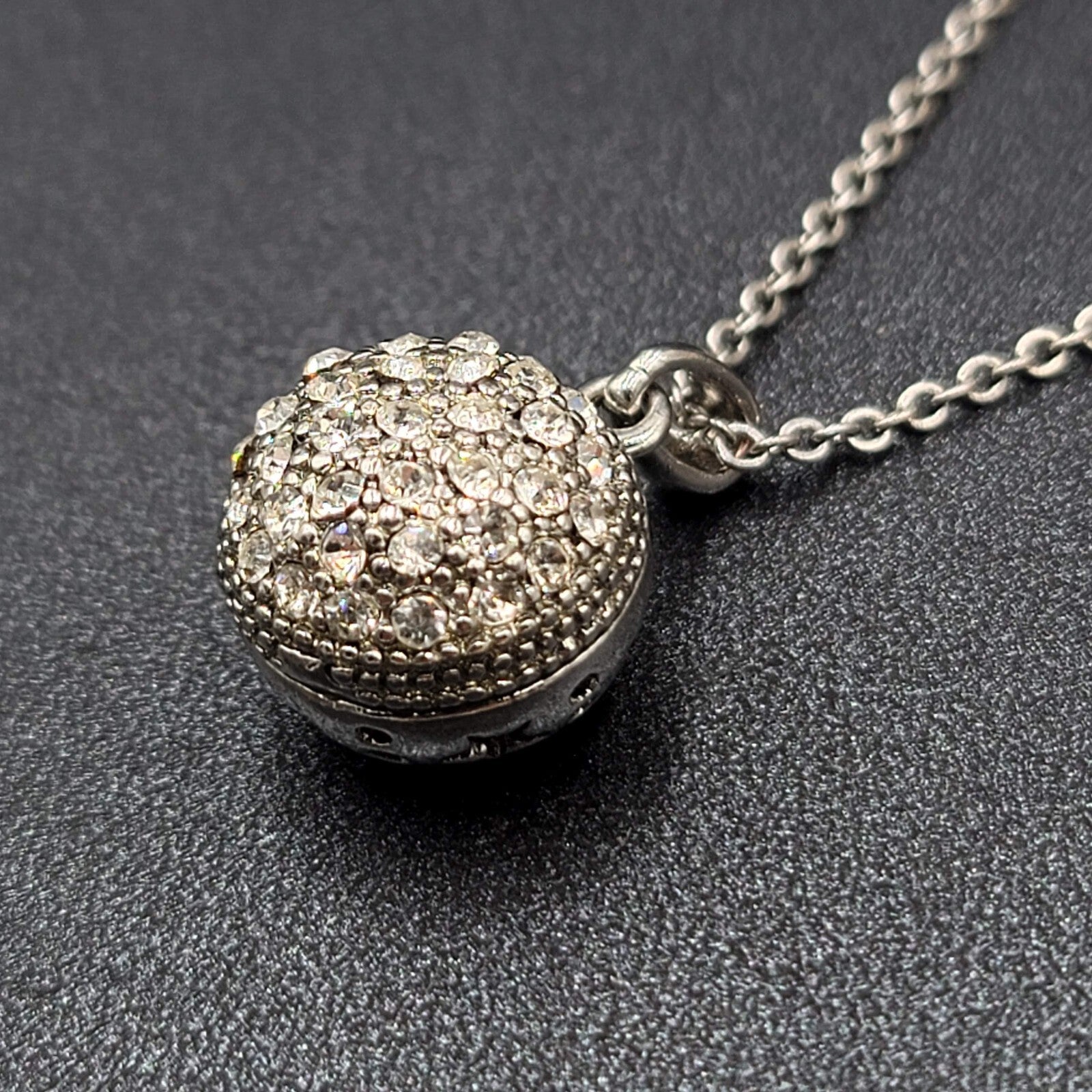 AEO American Eagle Outfitters Necklace Silvertone Long Chain Crystal Pendant 32"