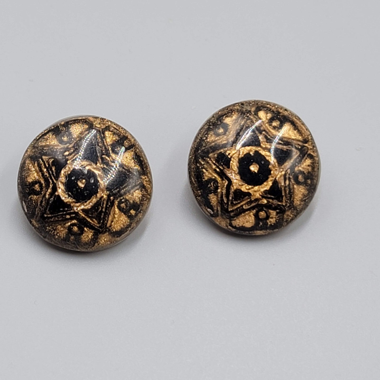 Vintage Star Resin Pierced Earrings Black Gold Round Domed 1"
