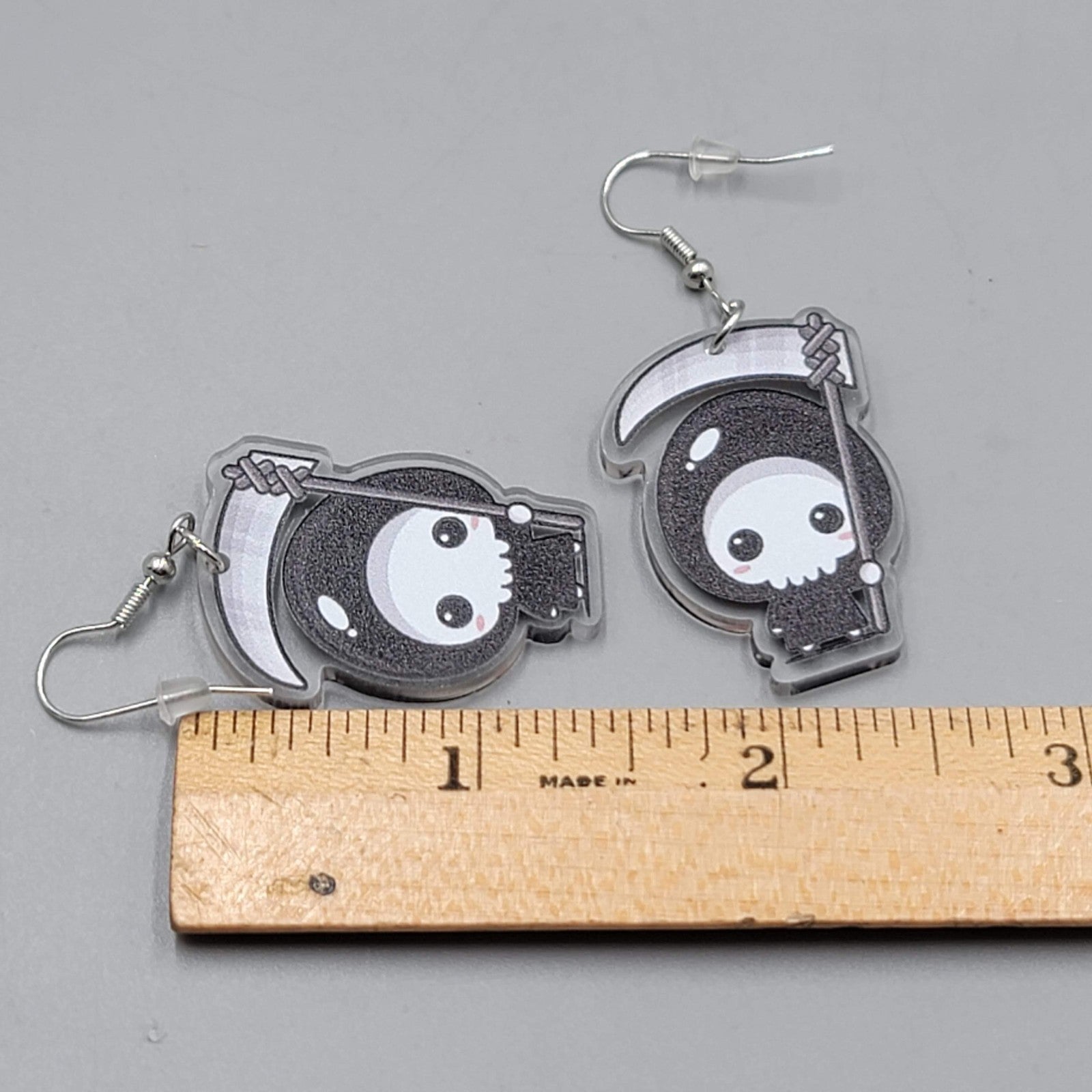Halloween Death Grim Reaper Pierced Earrings Silver tone Dangle 1.5 in