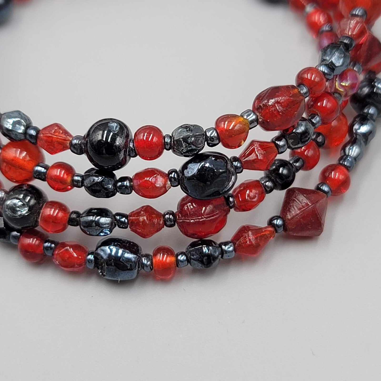 Red Black Glass Bead Bracelet Memory Wire 