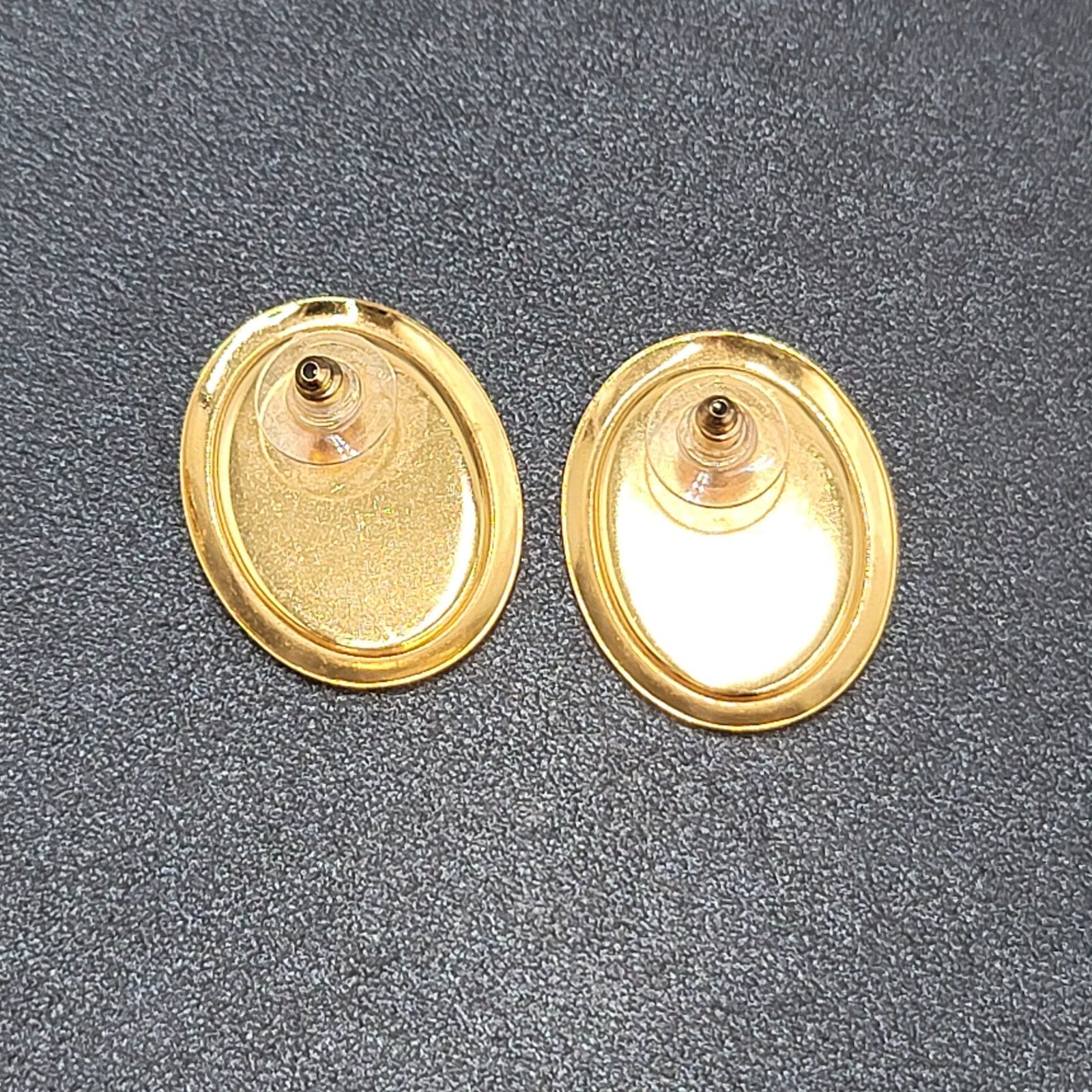 Vintage Pierced Earrings Gold tone Oval Off White Enamel Flat Lightweight 1.25"
