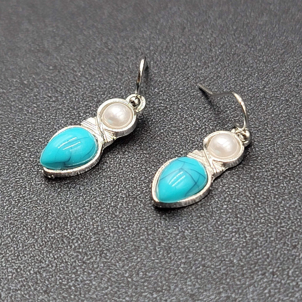 Pierced Earrings Silver tone White Blue Accents Dangle 7/8"