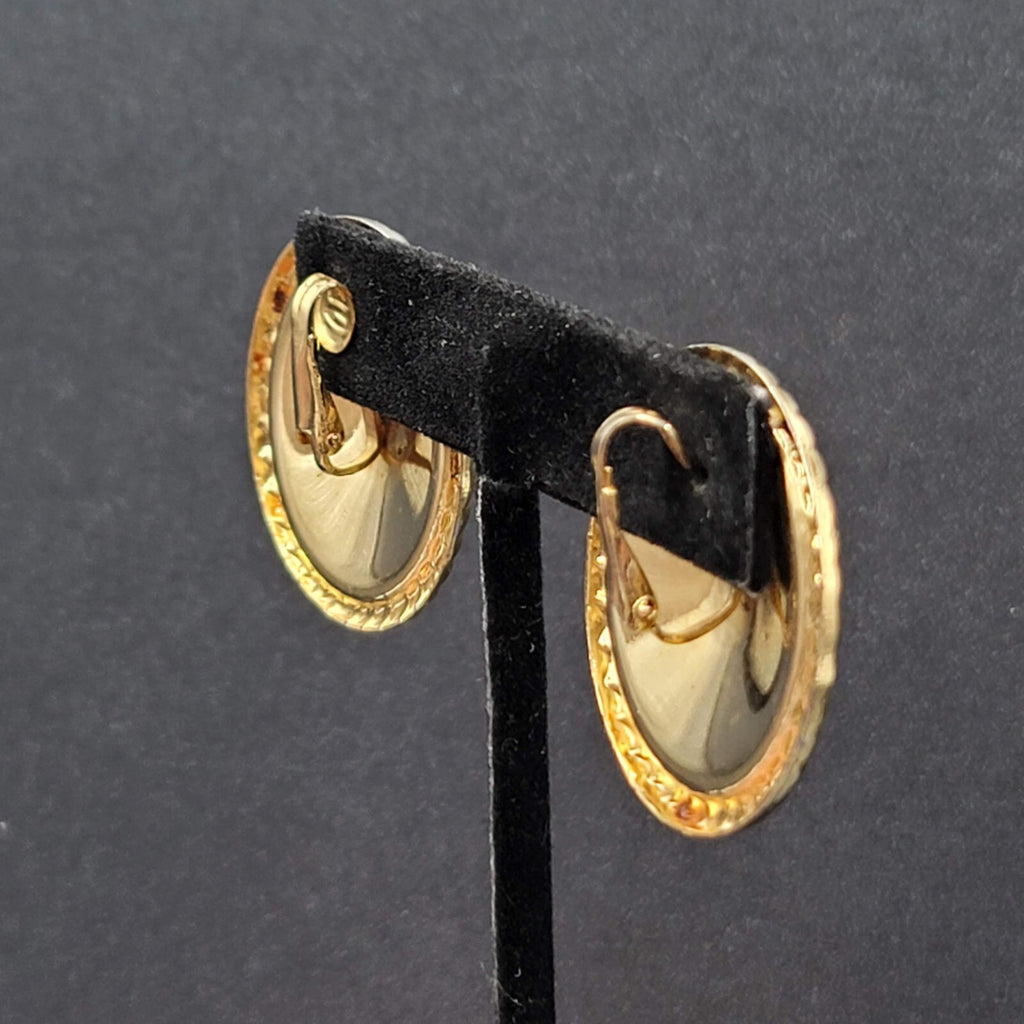 Vintage Clip on Earrings Gold tone Pink Enamel Swirl Round 1.5"