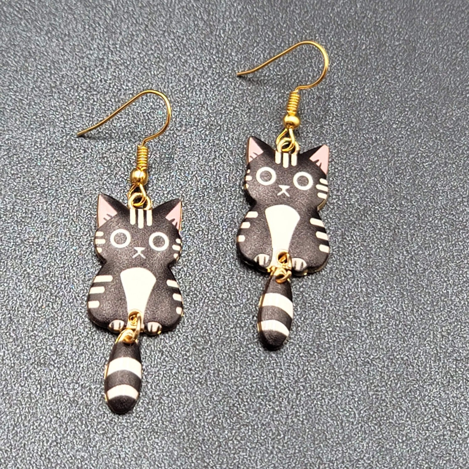 Black Tabby Kitty Cat Pierced Earrings Gold tone Dangle Tail 1.5"