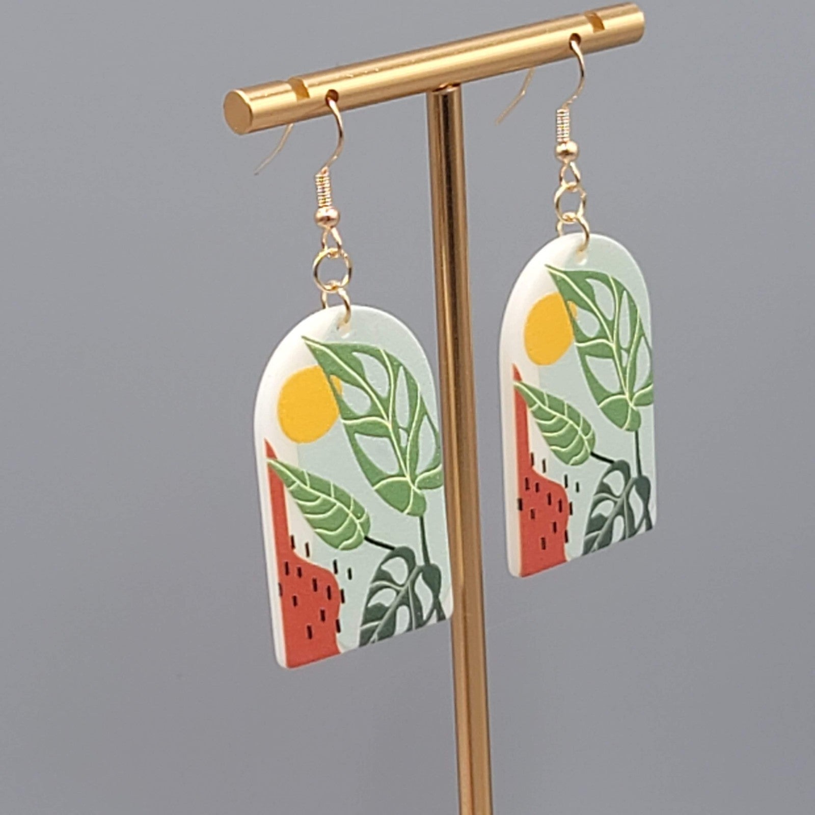 Pierced Earrings Artsy Nature Acrylic Gold tone Dangle 1.75"