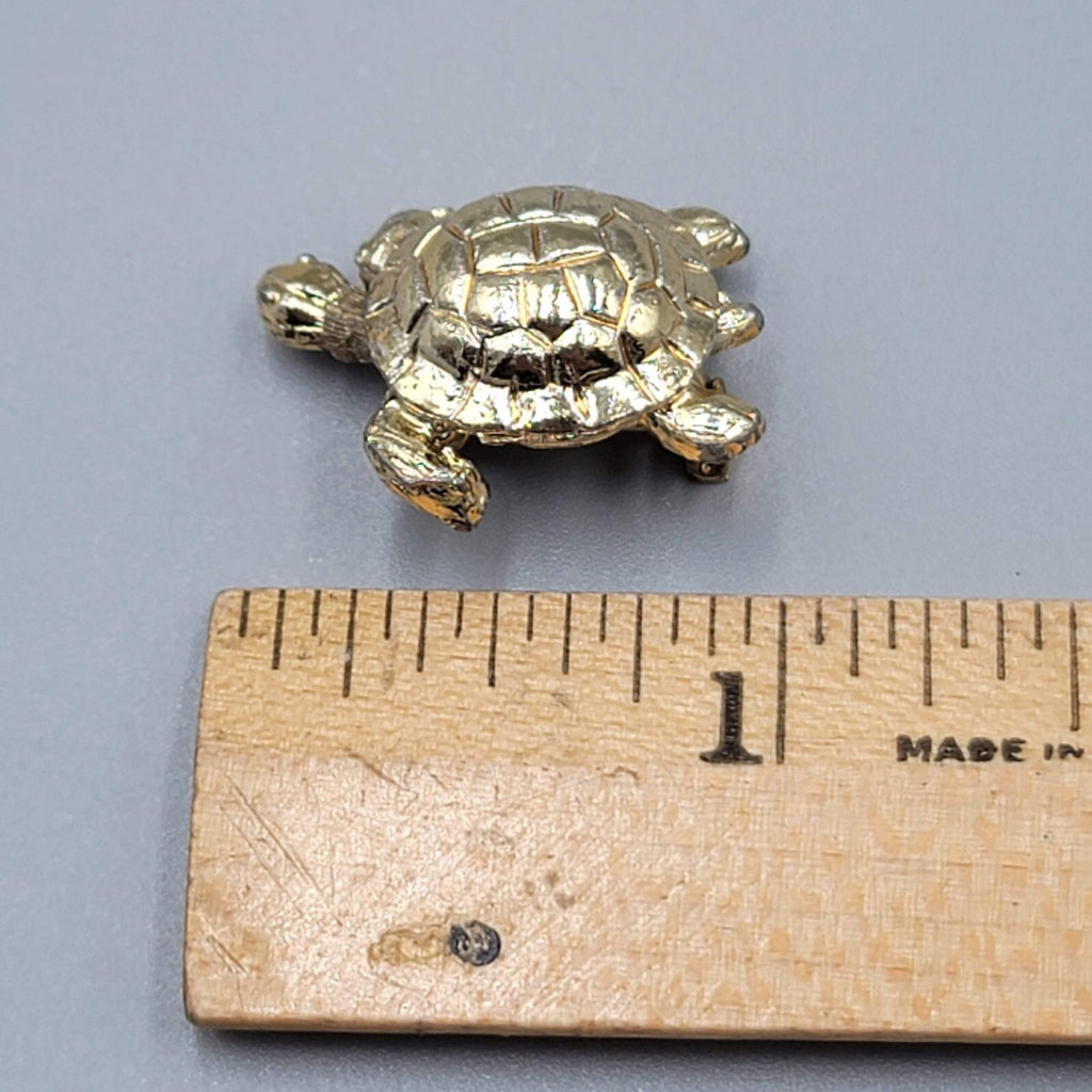 Vintage Turtle Brooch Gold tone Moveable Head So Cute!  7/8"