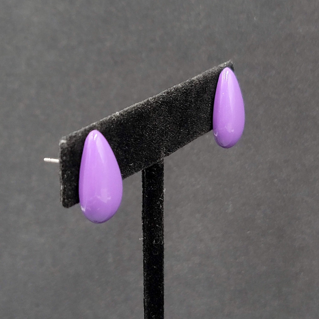 Vintage Pierced Earrings Purple Enamel over Metal Teardrop Drop Studs 3/4"