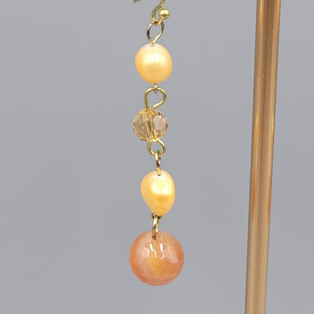 Agate and Pearl Pierced Earrings Gold tone Dangle 2 in