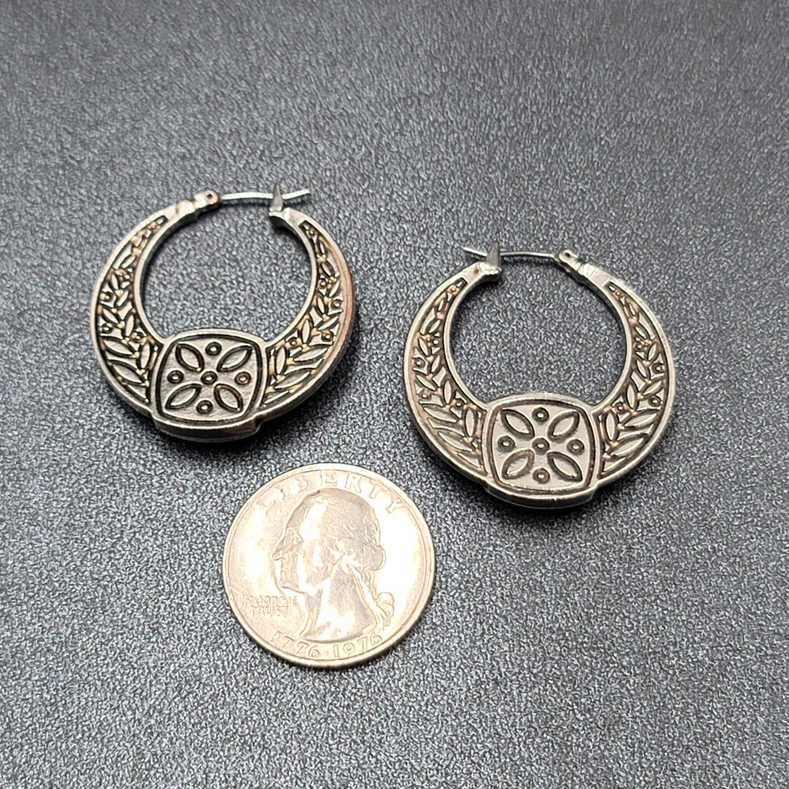 Pierced Earrings Silver tone Embossed Hoops Yellow Acrylic Accent 1.25"